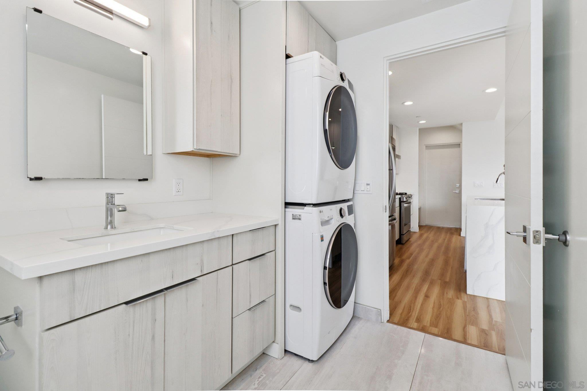 Detail Gallery Image 14 of 56 For 1166  Holly Ave  #1,  Imperial Beach,  CA 91932 - 4 Beds | 2/1 Baths