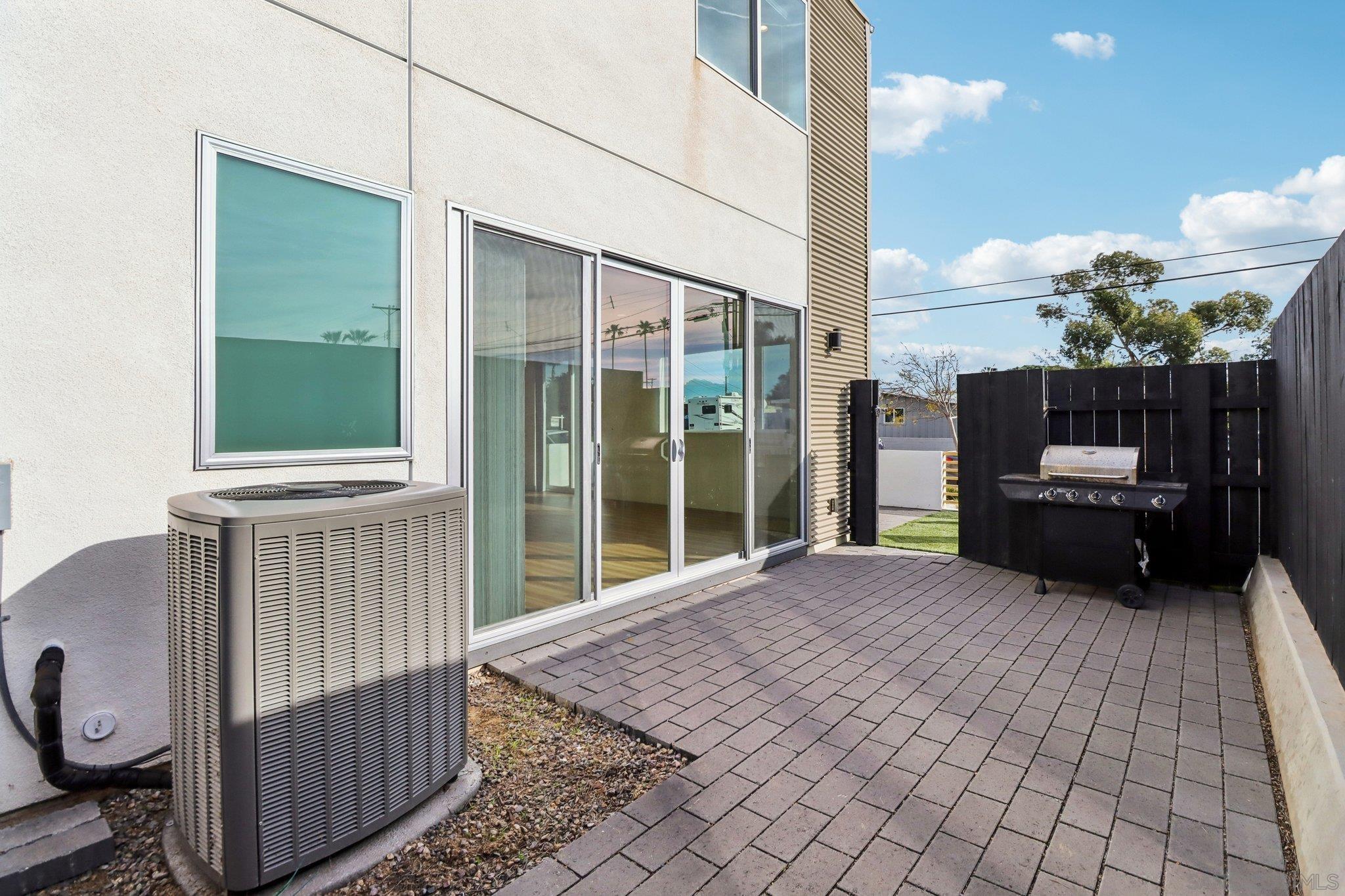 Detail Gallery Image 20 of 56 For 1166  Holly Ave  #1,  Imperial Beach,  CA 91932 - 4 Beds | 2/1 Baths