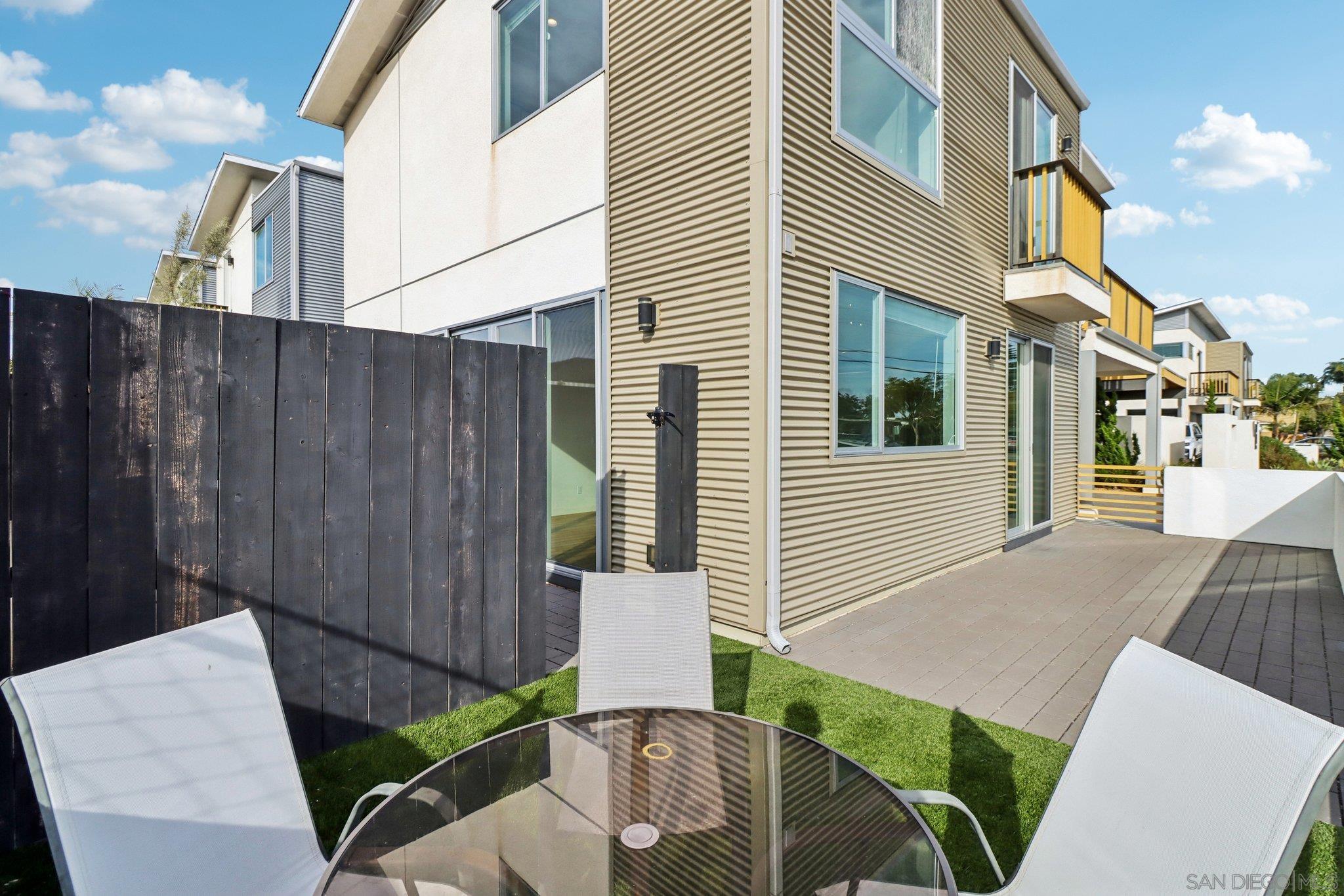 Detail Gallery Image 21 of 56 For 1166  Holly Ave  #1,  Imperial Beach,  CA 91932 - 4 Beds | 2/1 Baths