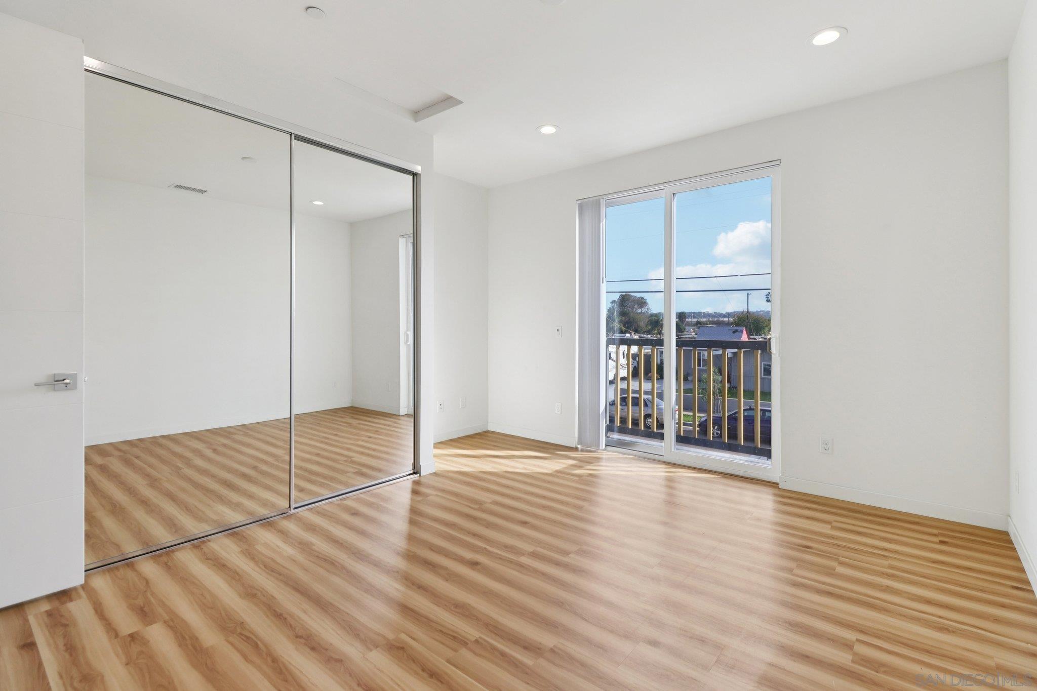 Detail Gallery Image 33 of 56 For 1166  Holly Ave  #1,  Imperial Beach,  CA 91932 - 4 Beds | 2/1 Baths