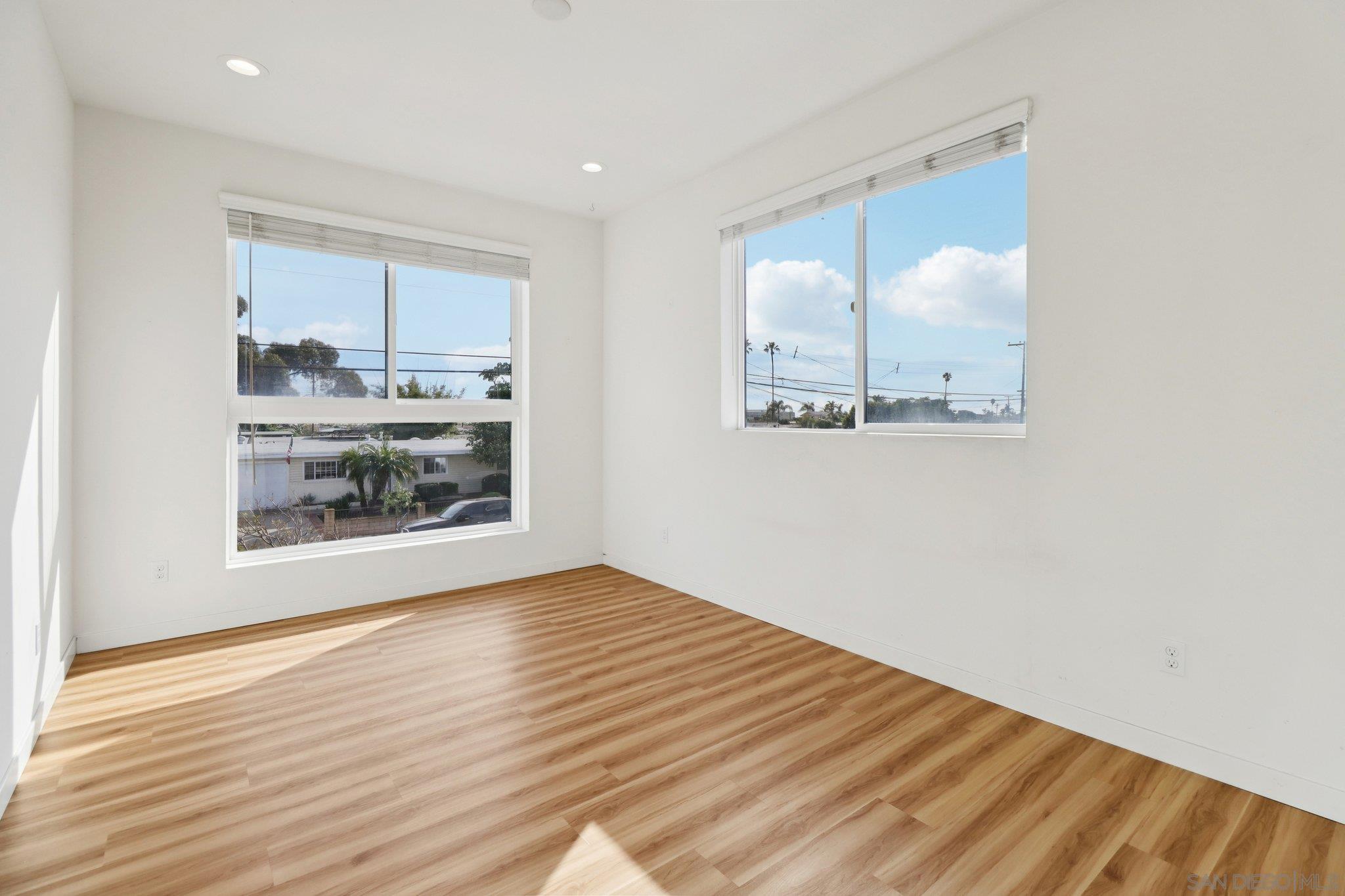 Detail Gallery Image 39 of 56 For 1166  Holly Ave  #1,  Imperial Beach,  CA 91932 - 4 Beds | 2/1 Baths