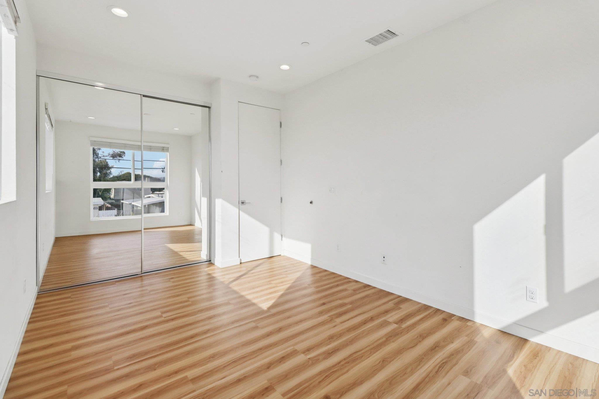 Detail Gallery Image 41 of 56 For 1166  Holly Ave  #1,  Imperial Beach,  CA 91932 - 4 Beds | 2/1 Baths