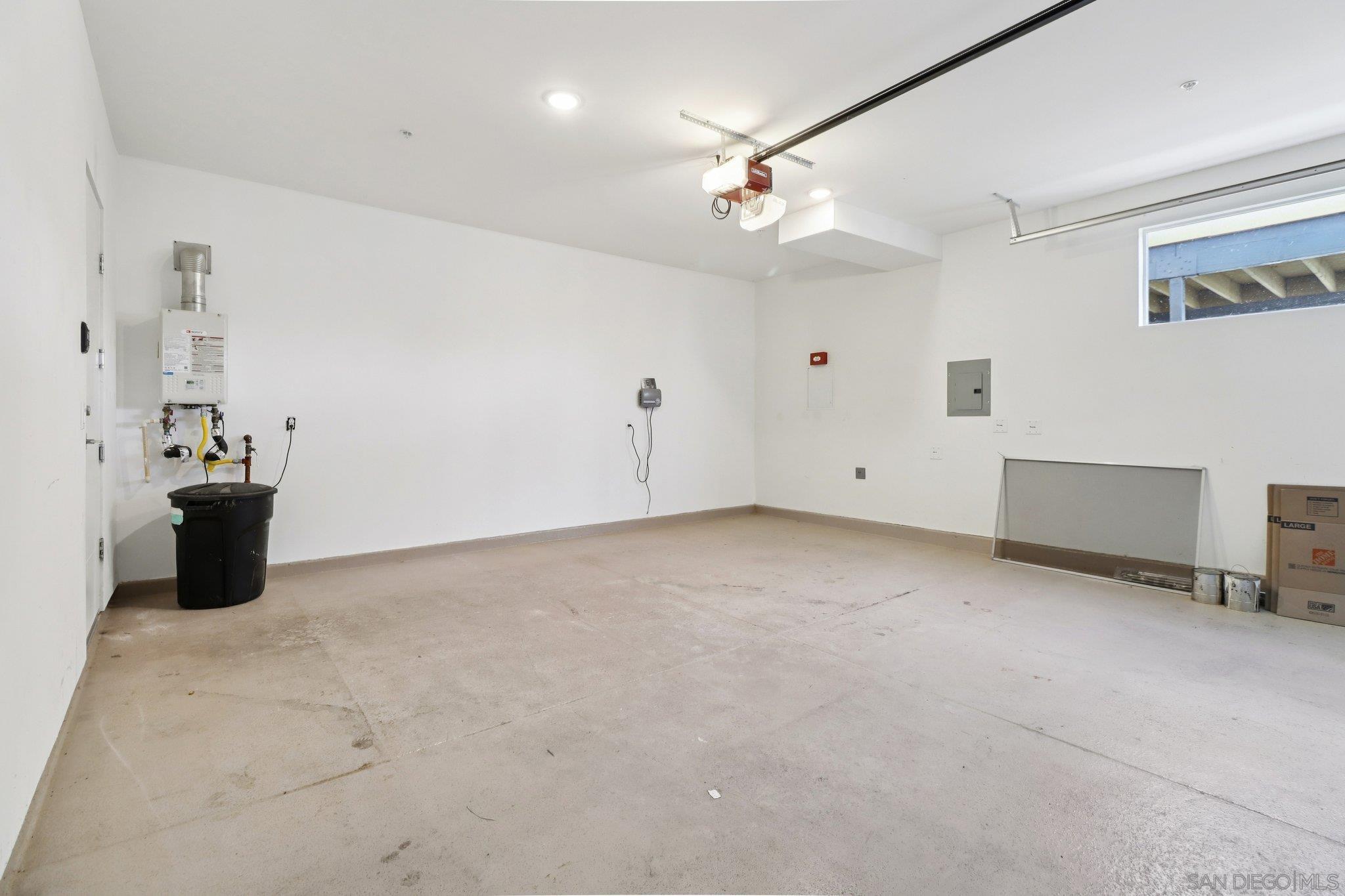 Detail Gallery Image 43 of 56 For 1166  Holly Ave  #1,  Imperial Beach,  CA 91932 - 4 Beds | 2/1 Baths