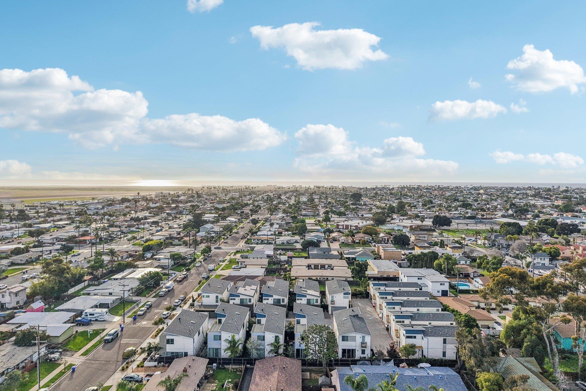 Detail Gallery Image 6 of 56 For 1166  Holly Ave  #1,  Imperial Beach,  CA 91932 - 4 Beds | 2/1 Baths