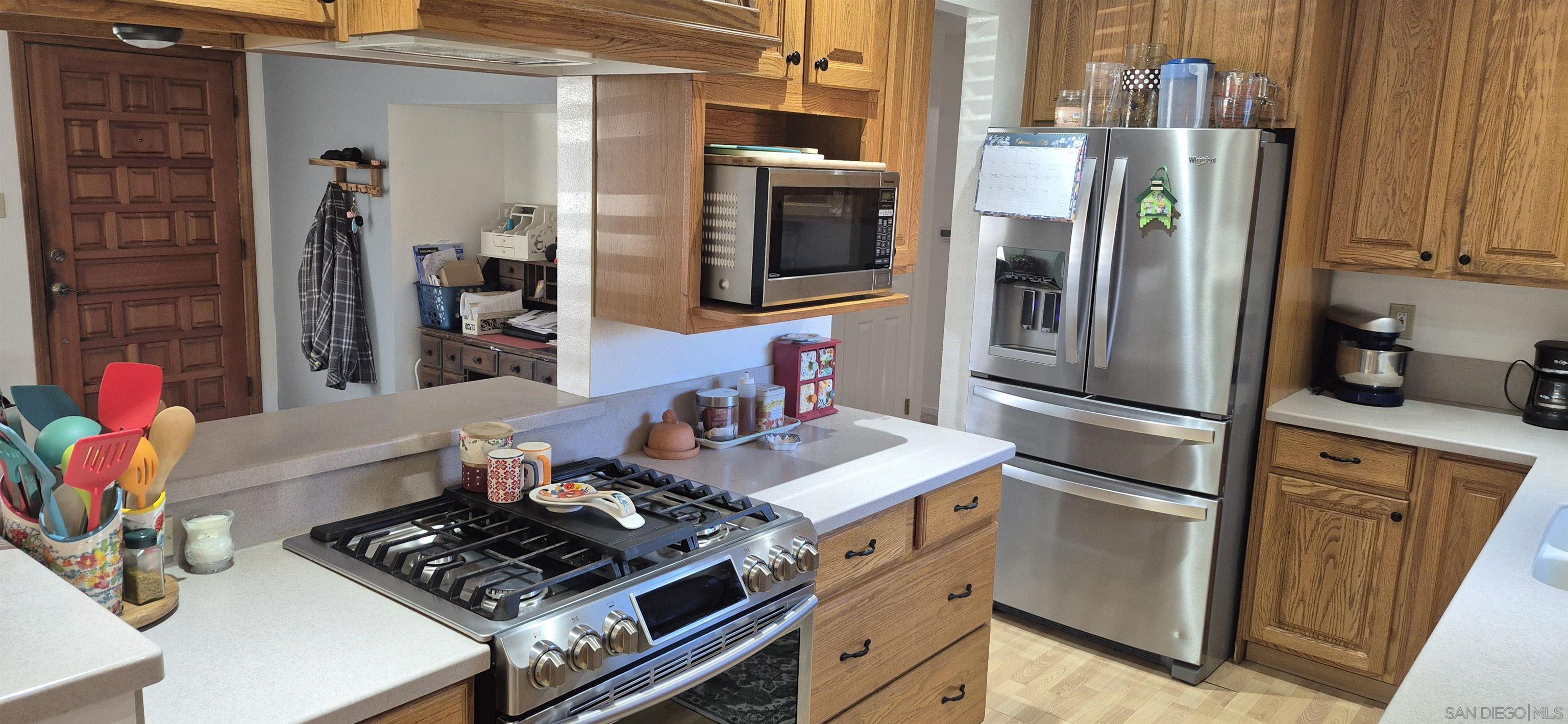 Detail Gallery Image 8 of 26 For 567  Brighthaven Ave, El Cajon,  CA 92019 - 3 Beds | 1/1 Baths