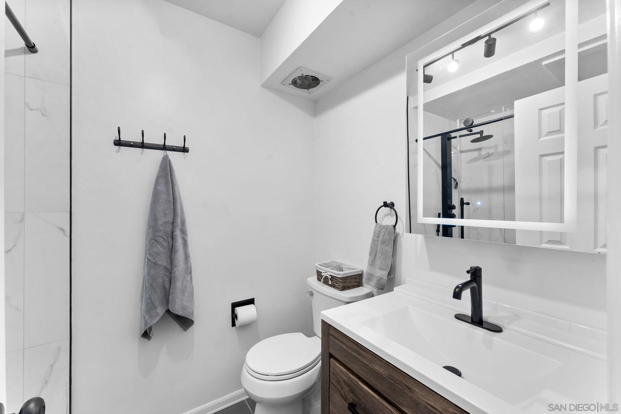 Detail Gallery Image 18 of 35 For 2360  Torrey Pines Rd  #28,  La Jolla,  CA 92037 - 3 Beds | 2 Baths