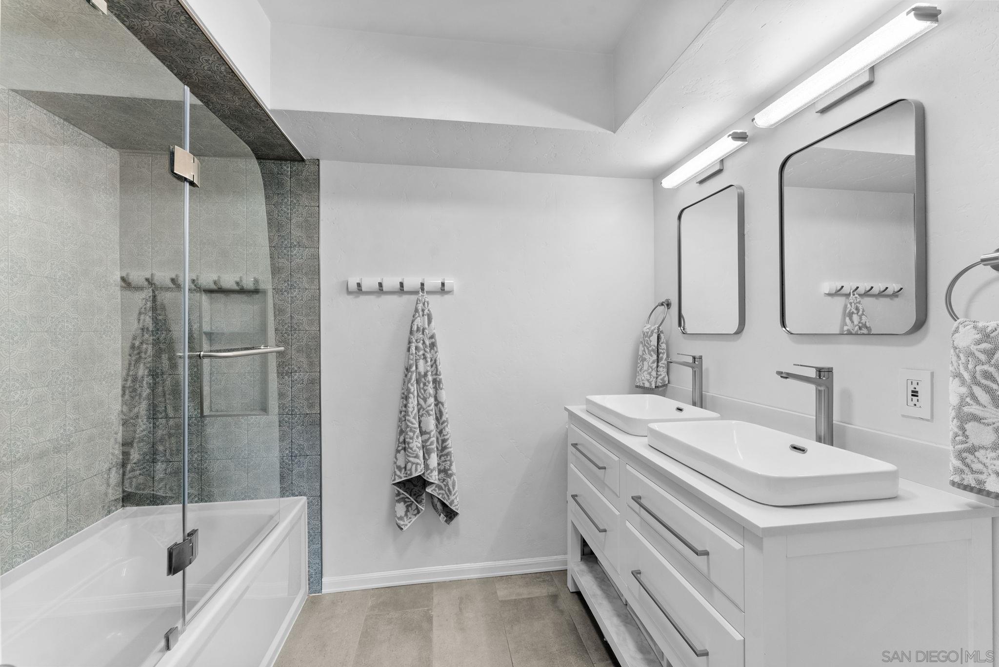 Detail Gallery Image 23 of 35 For 2360  Torrey Pines Rd  #28,  La Jolla,  CA 92037 - 3 Beds | 2 Baths