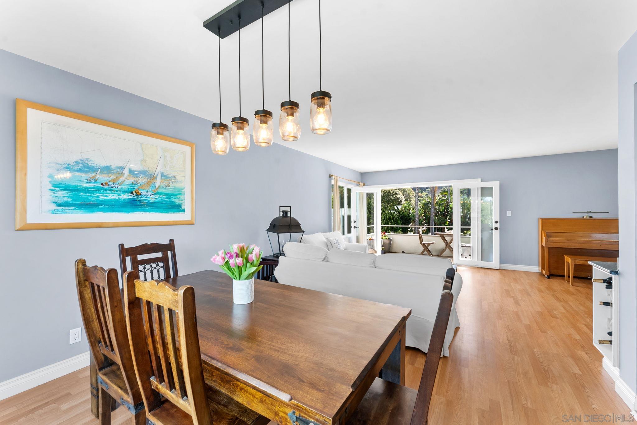 Detail Gallery Image 5 of 35 For 2360  Torrey Pines Rd  #28,  La Jolla,  CA 92037 - 3 Beds | 2 Baths