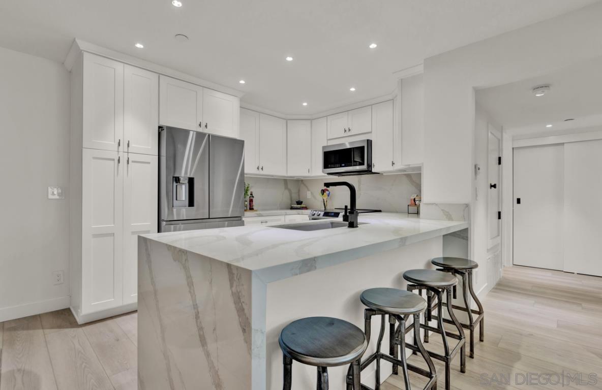 Detail Gallery Image 14 of 58 For 750  State St  205, San Diego,  CA 92101 - 2 Beds | 2 Baths