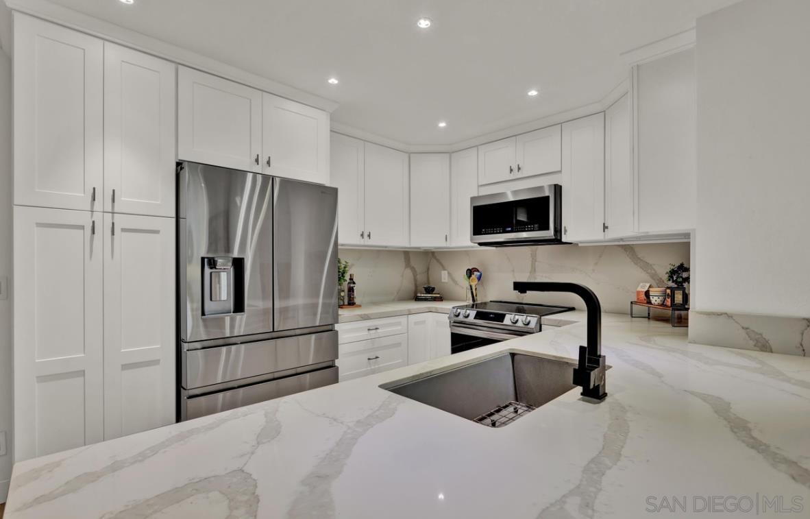 Detail Gallery Image 15 of 58 For 750  State St  205, San Diego,  CA 92101 - 2 Beds | 2 Baths