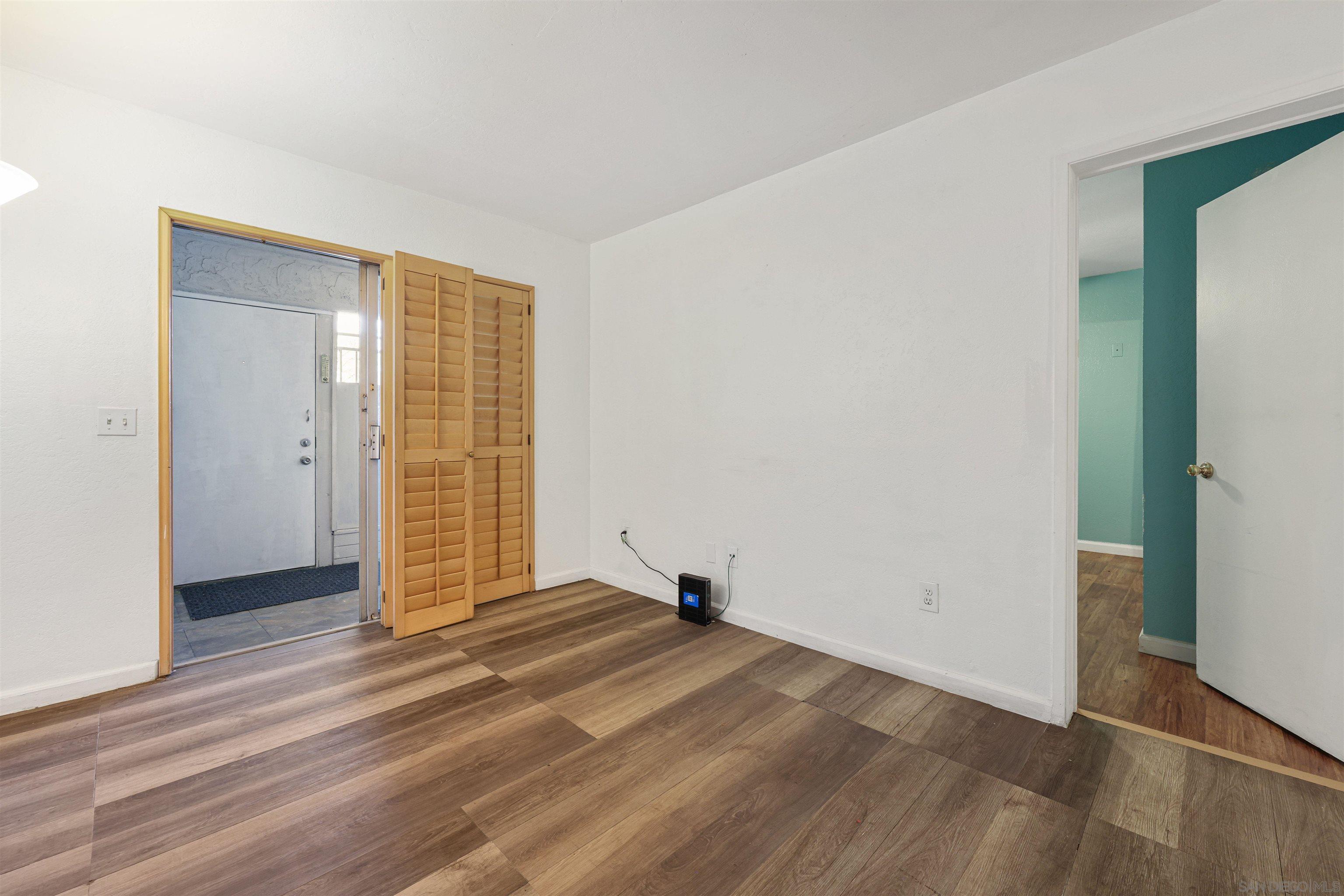 Detail Gallery Image 3 of 15 For 3029  Broadway  #4,  San Diego,  CA 92102 - 2 Beds | 1 Baths