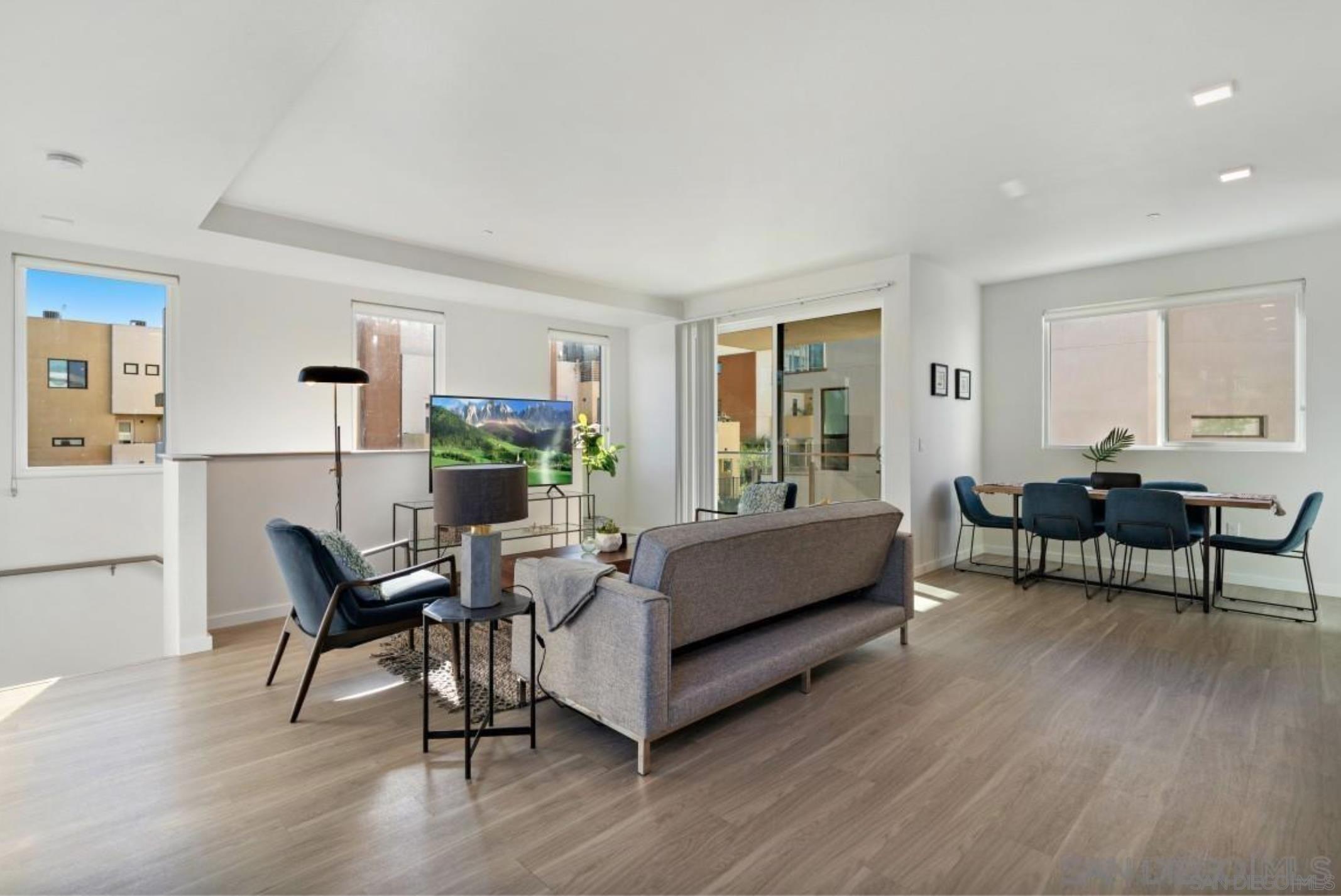 Detail Gallery Image 2 of 11 For 2891  B St, San Diego,  CA 92102 - 2 Beds | 2/1 Baths