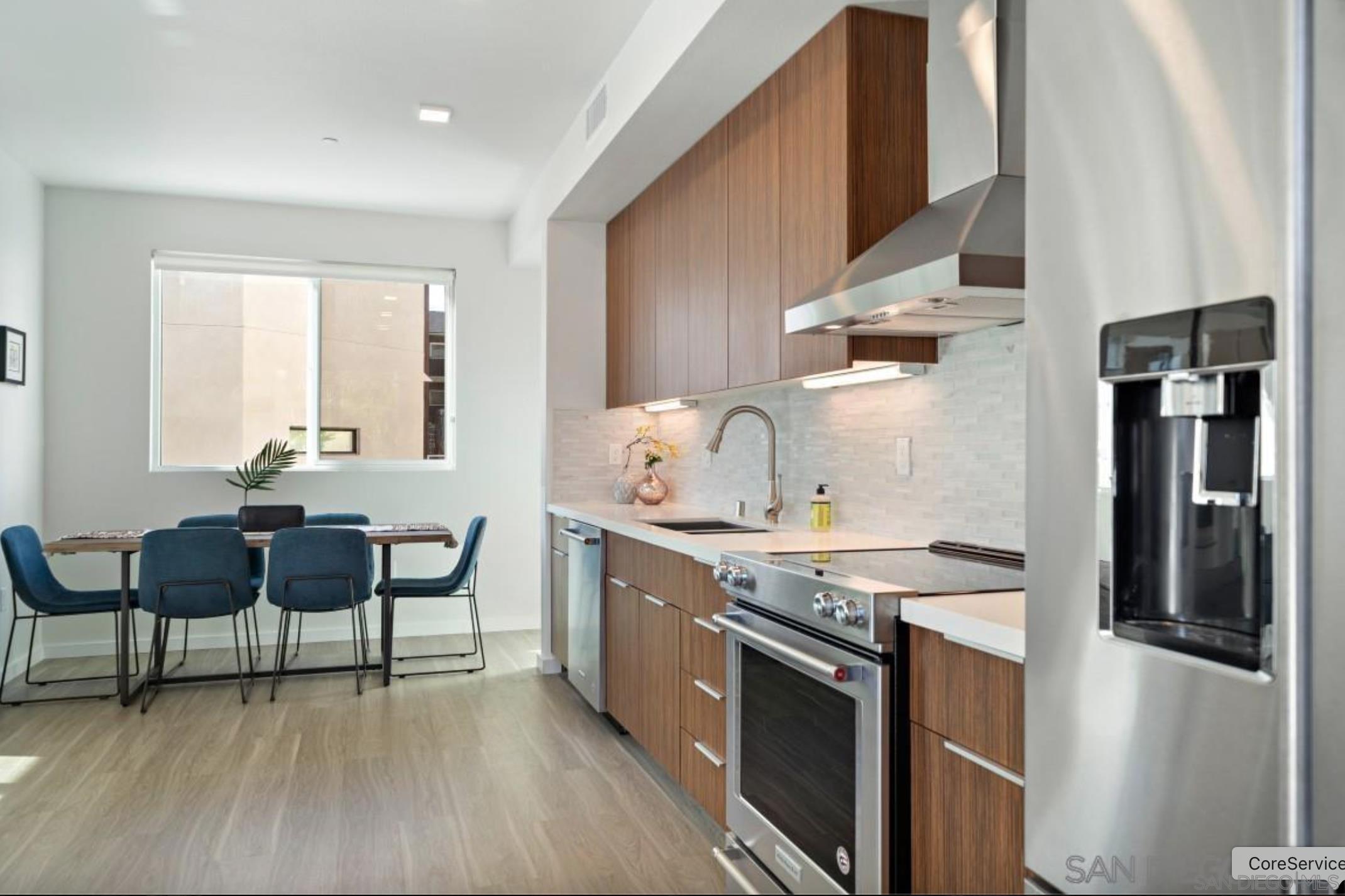 Detail Gallery Image 3 of 11 For 2891  B St, San Diego,  CA 92102 - 2 Beds | 2/1 Baths