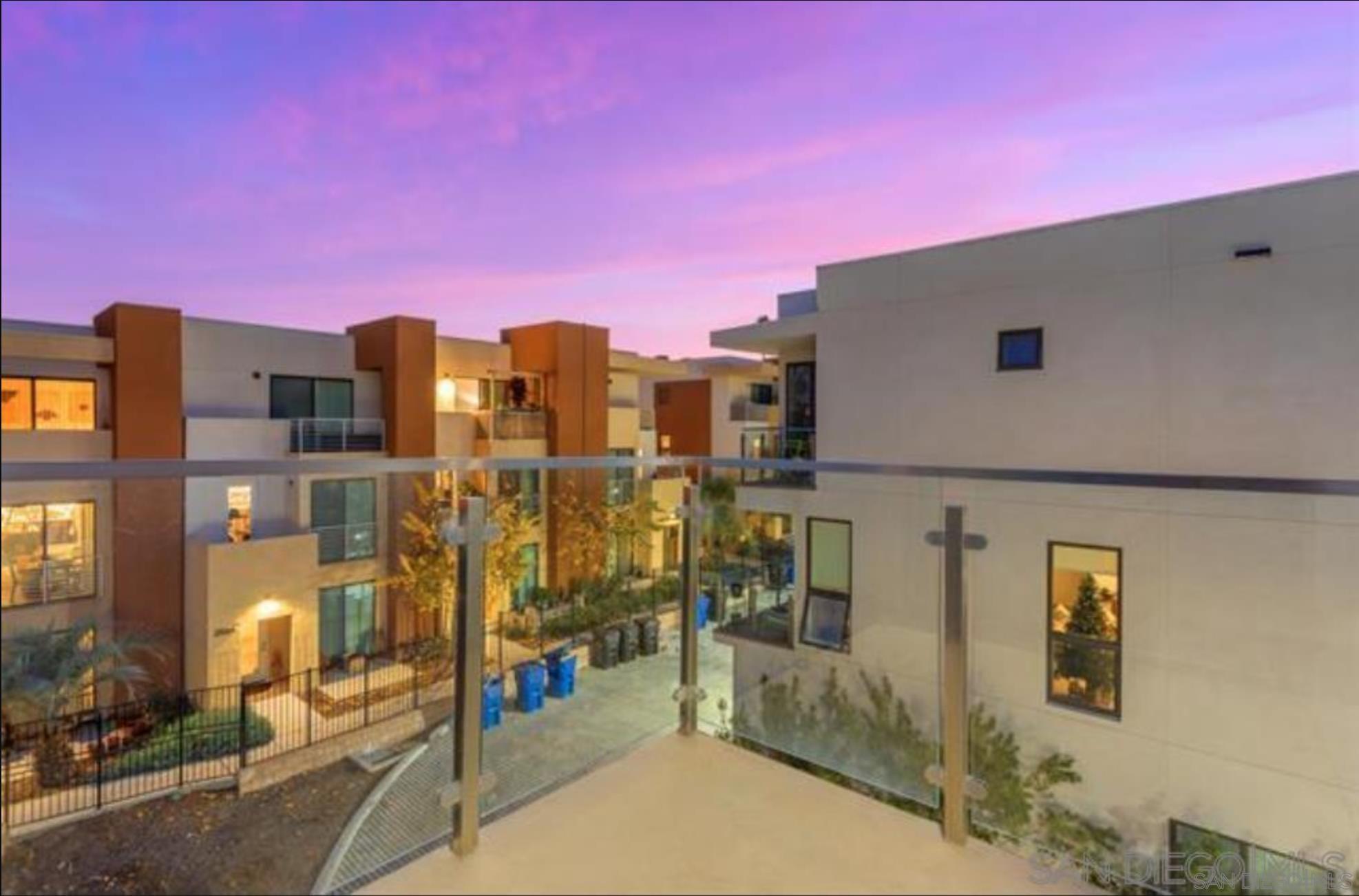 Detail Gallery Image 4 of 11 For 2891  B St, San Diego,  CA 92102 - 2 Beds | 2/1 Baths