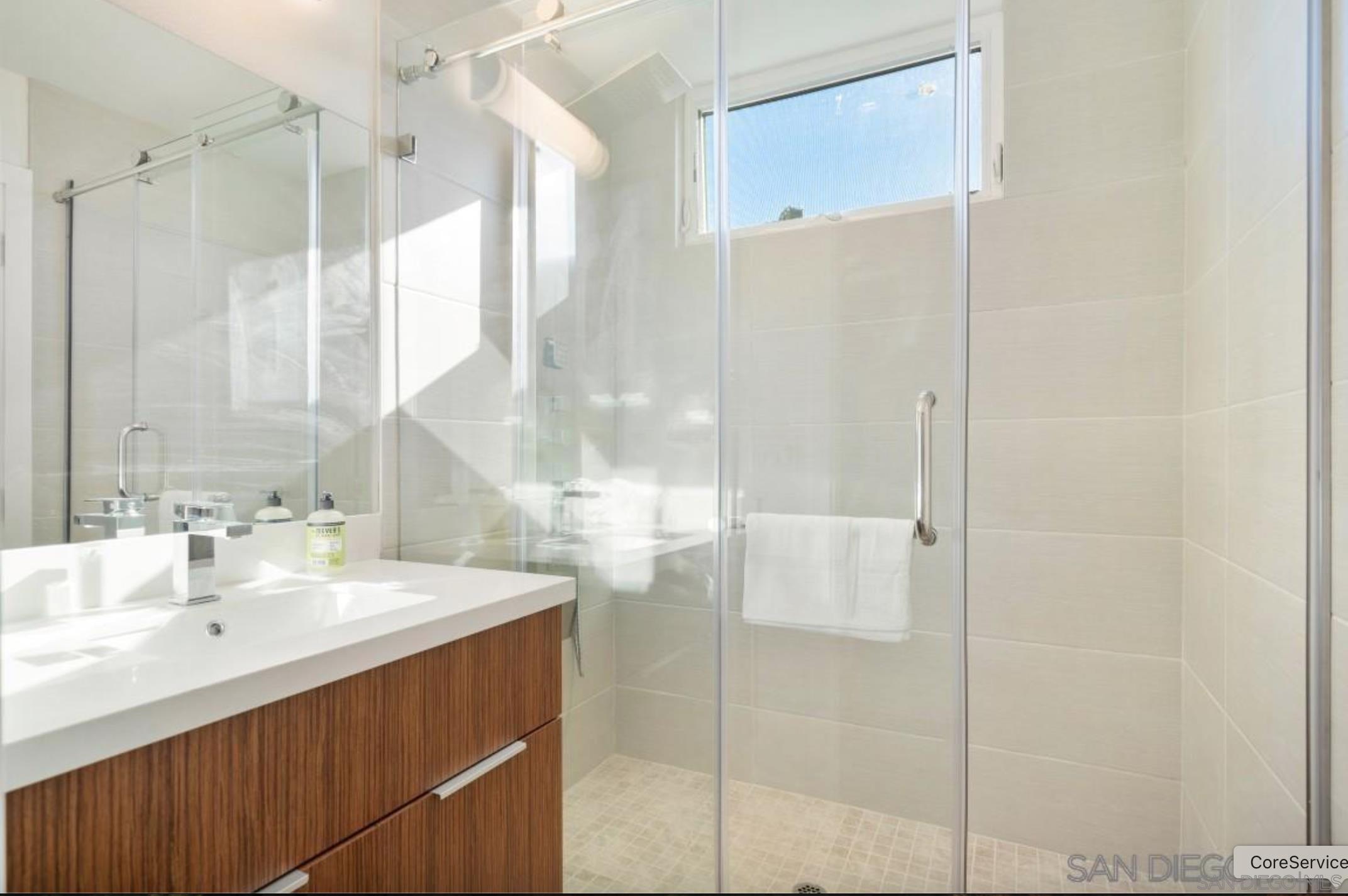 Detail Gallery Image 8 of 11 For 2891  B St, San Diego,  CA 92102 - 2 Beds | 2/1 Baths