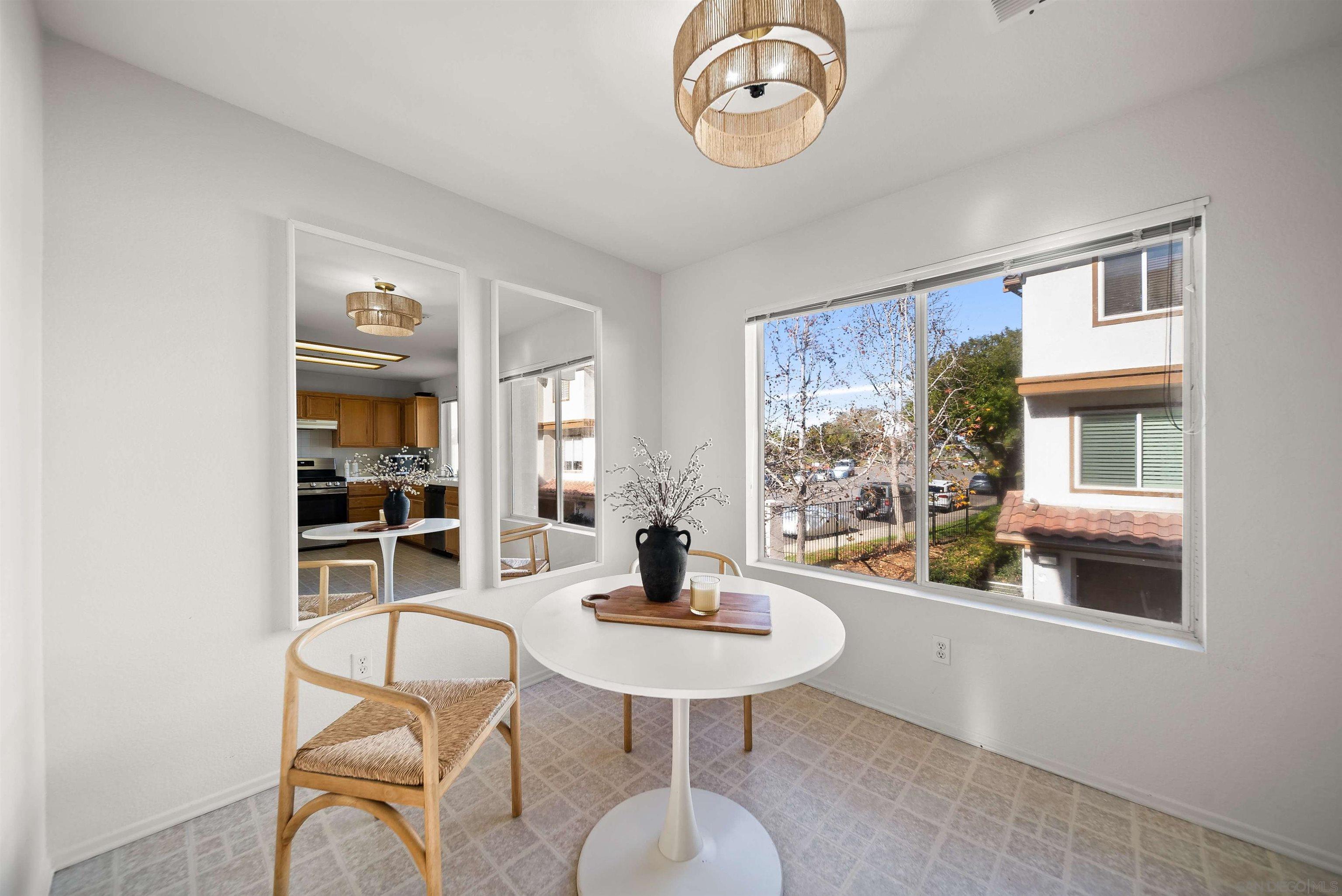 Detail Gallery Image 4 of 20 For 10206  Wateridge Cir  159, San Diego,  CA 92121 - 3 Beds | 2/1 Baths