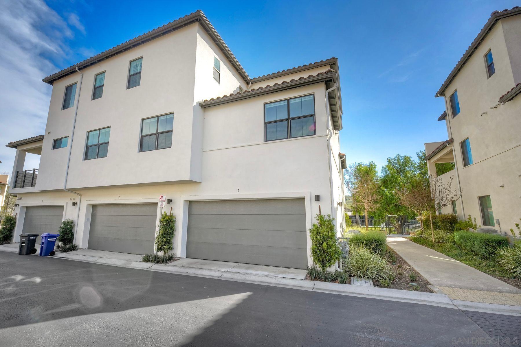 Detail Gallery Image 25 of 29 For 13087  Olympus Cir  #2,  Poway,  CA 92064 - 4 Beds | 3 Baths