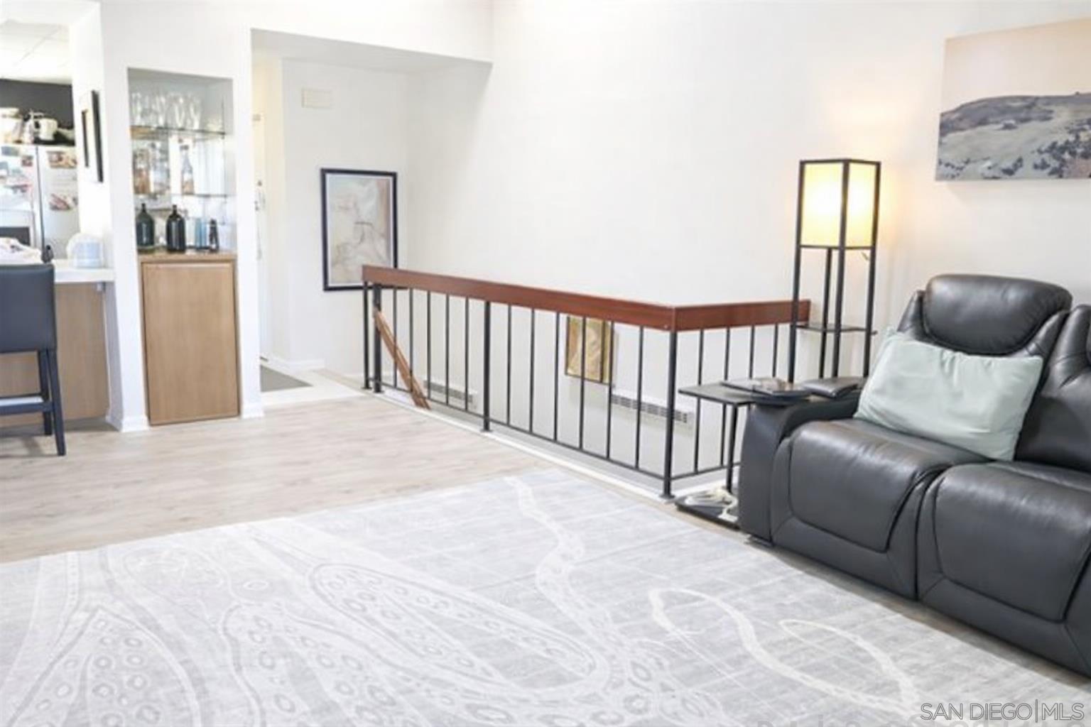 Detail Gallery Image 6 of 15 For 4548 W Point Loma Blvd, San Diego,  CA 92107 - 2 Beds | 1/1 Baths