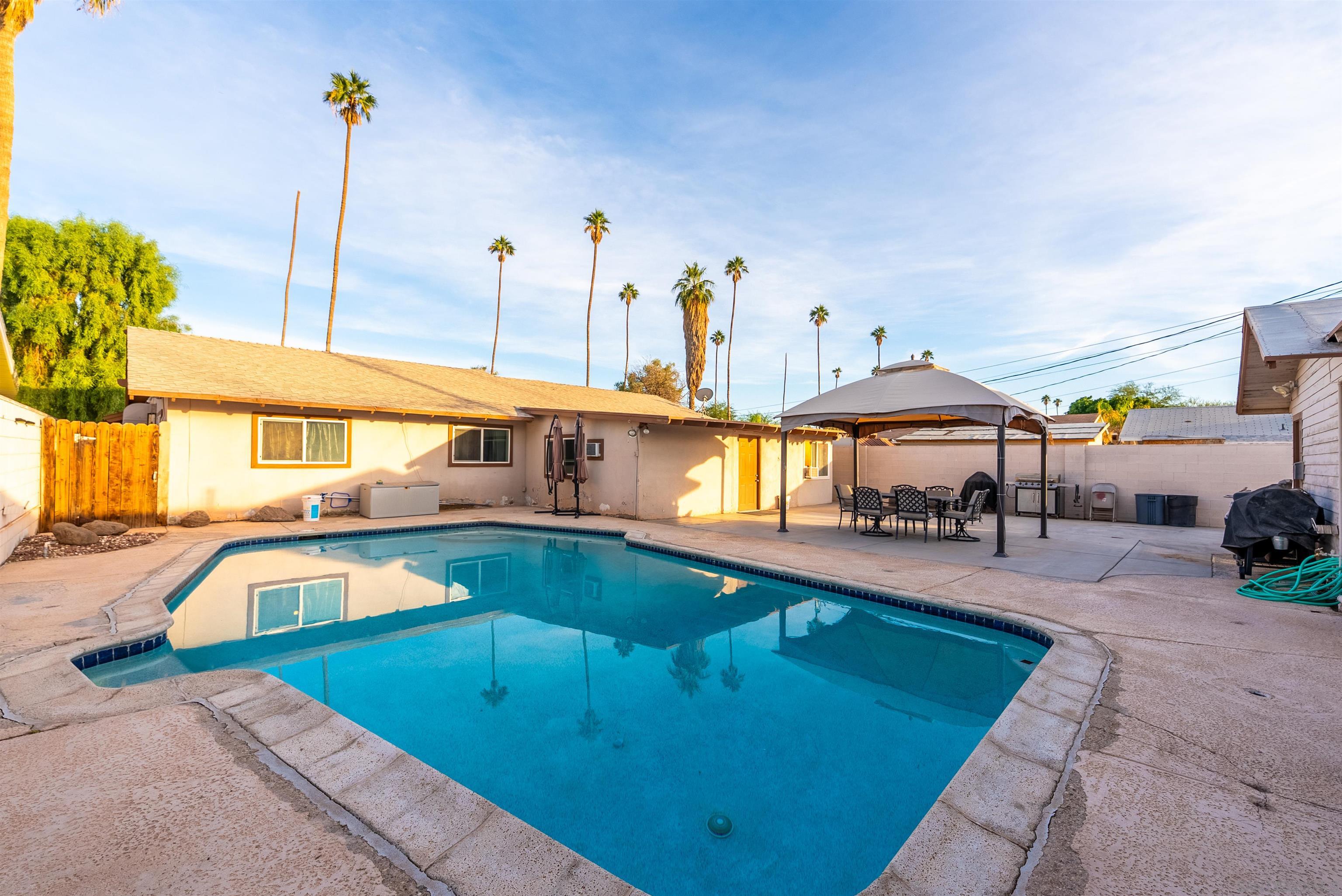 Detail Gallery Image 13 of 36 For 651  Maple, –,  CA 92250 - 6 Beds | 3 Baths