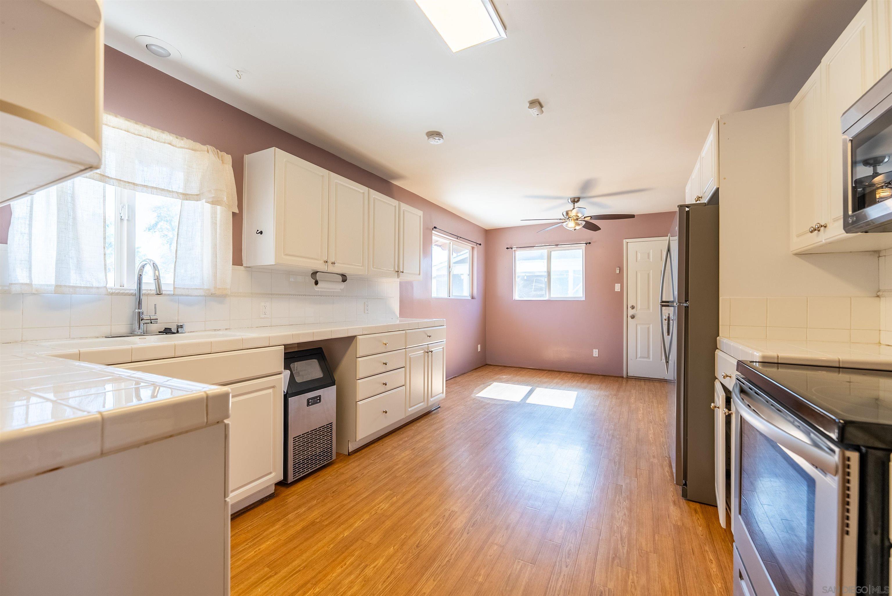 Detail Gallery Image 16 of 36 For 651  Maple, –,  CA 92250 - 6 Beds | 3 Baths