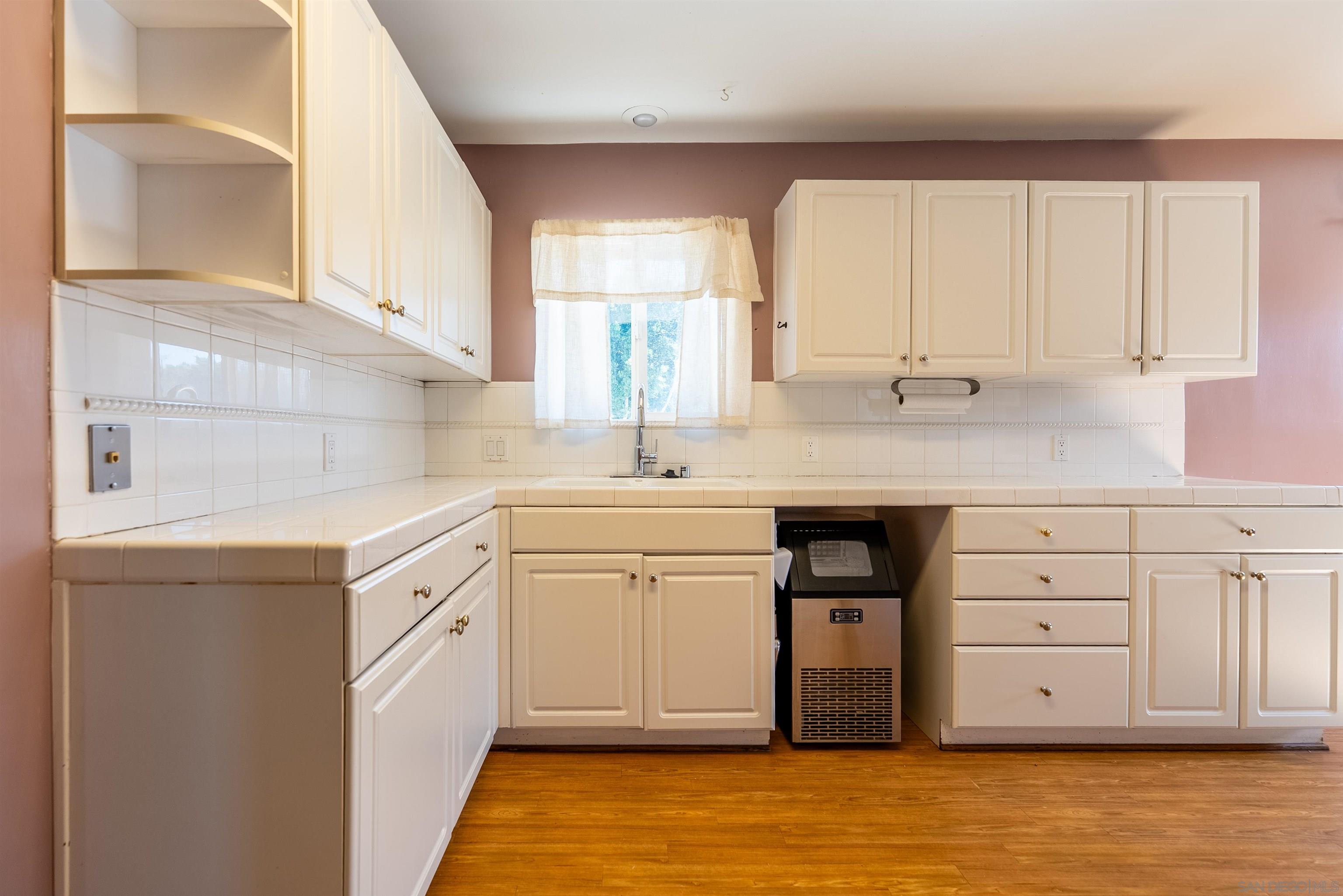 Detail Gallery Image 17 of 36 For 651  Maple, –,  CA 92250 - 6 Beds | 3 Baths