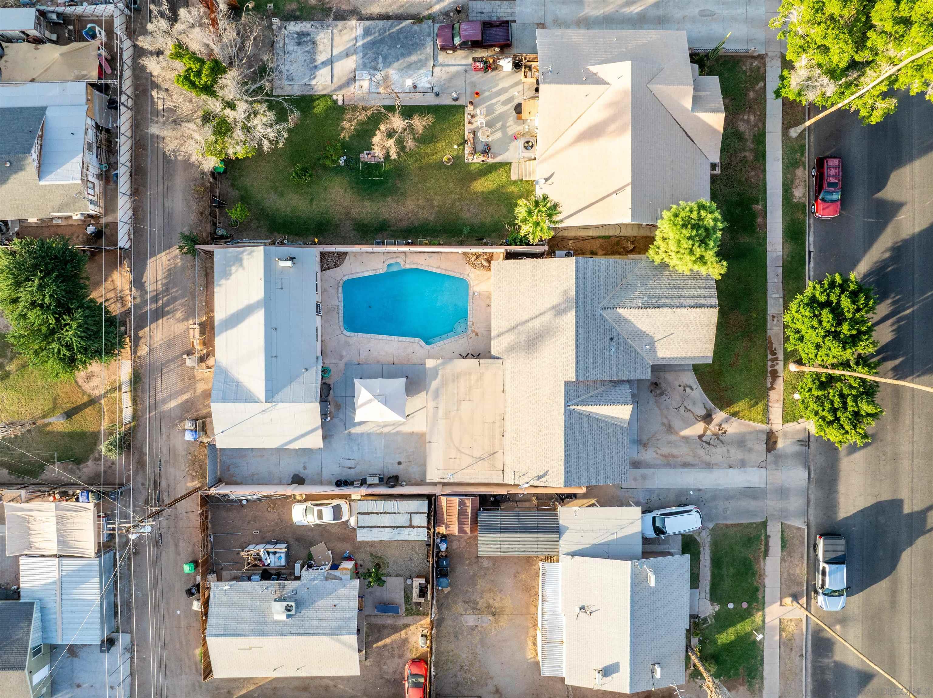 Detail Gallery Image 5 of 36 For 651  Maple, –,  CA 92250 - 6 Beds | 3 Baths