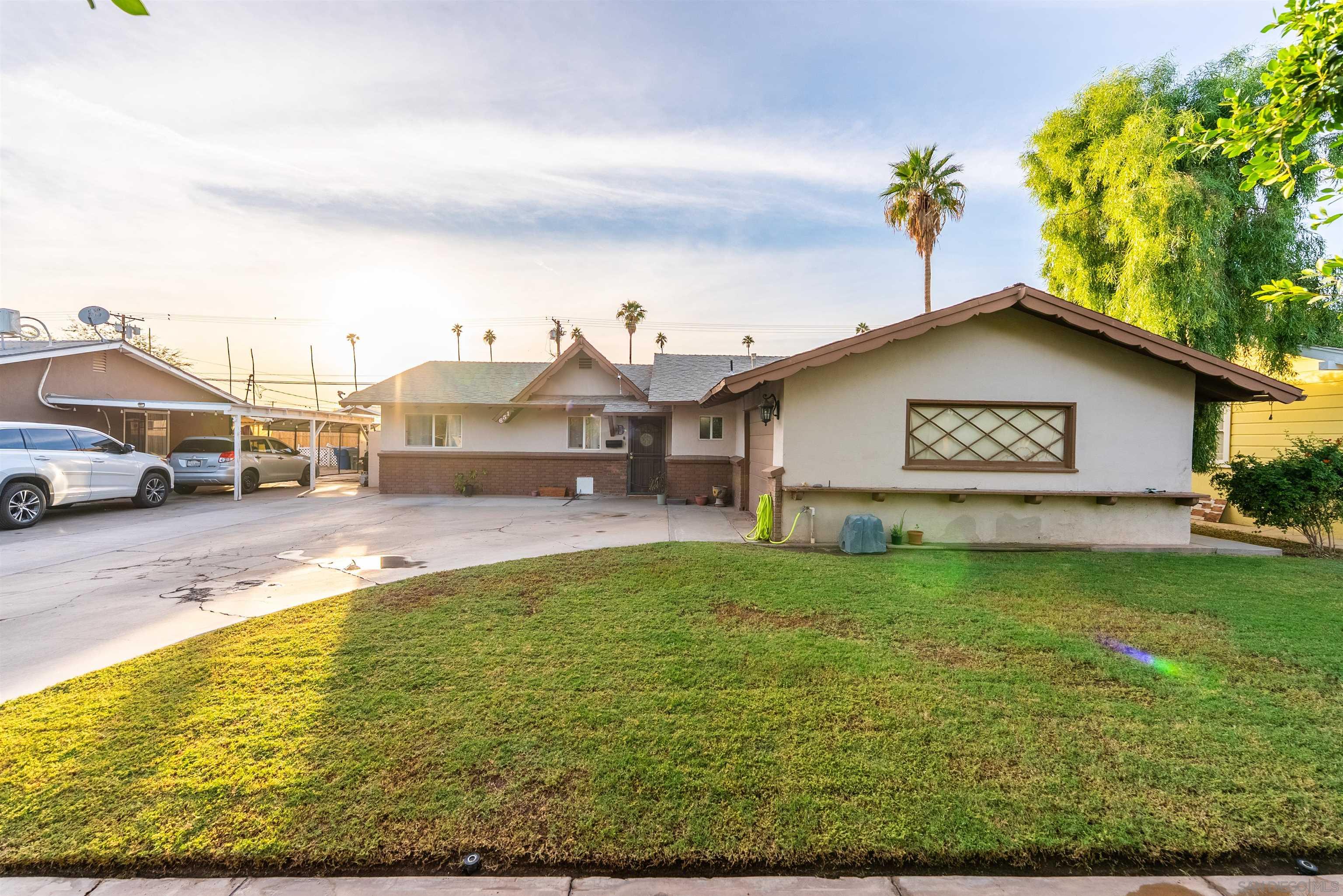 Detail Gallery Image 9 of 36 For 651  Maple, –,  CA 92250 - 6 Beds | 3 Baths