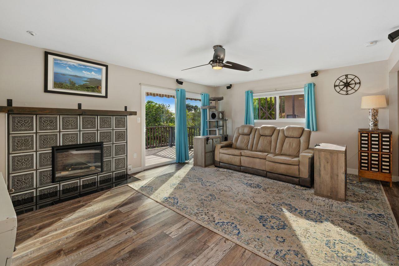 Detail Gallery Image 5 of 32 For 9545  Chestnut St, Spring Valley,  CA 91977 - 4 Beds | 3 Baths