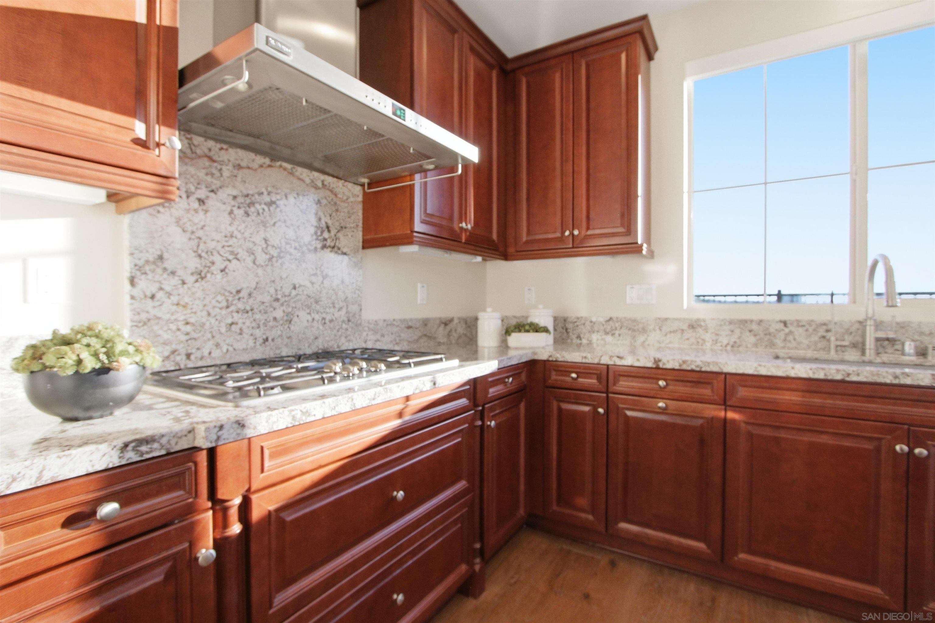 Detail Gallery Image 17 of 44 For 6741  Golden Glen Ln, San Diego,  CA 92126 - 4 Beds | 2/1 Baths