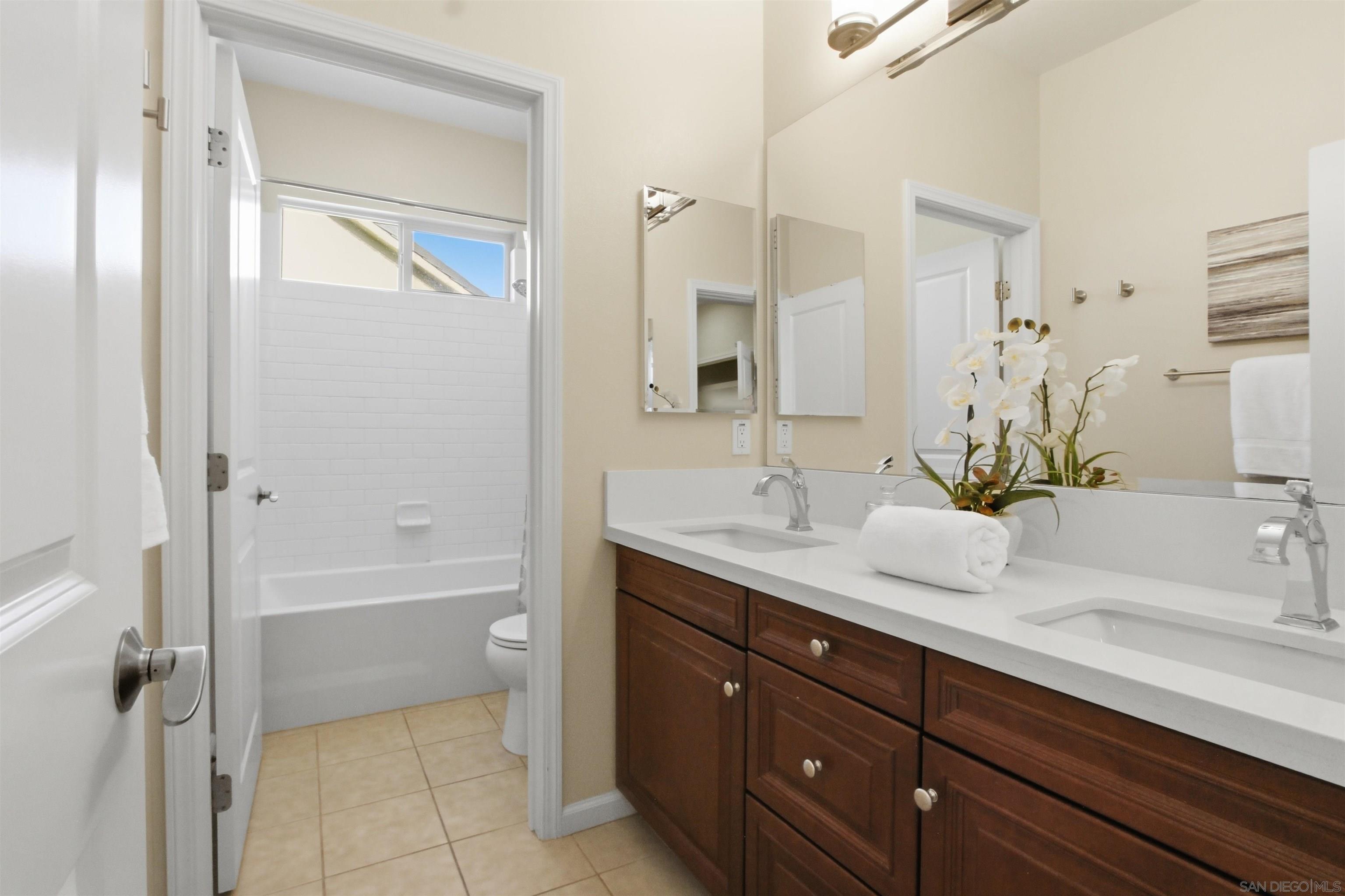 Detail Gallery Image 27 of 44 For 6741  Golden Glen Ln, San Diego,  CA 92126 - 4 Beds | 2/1 Baths