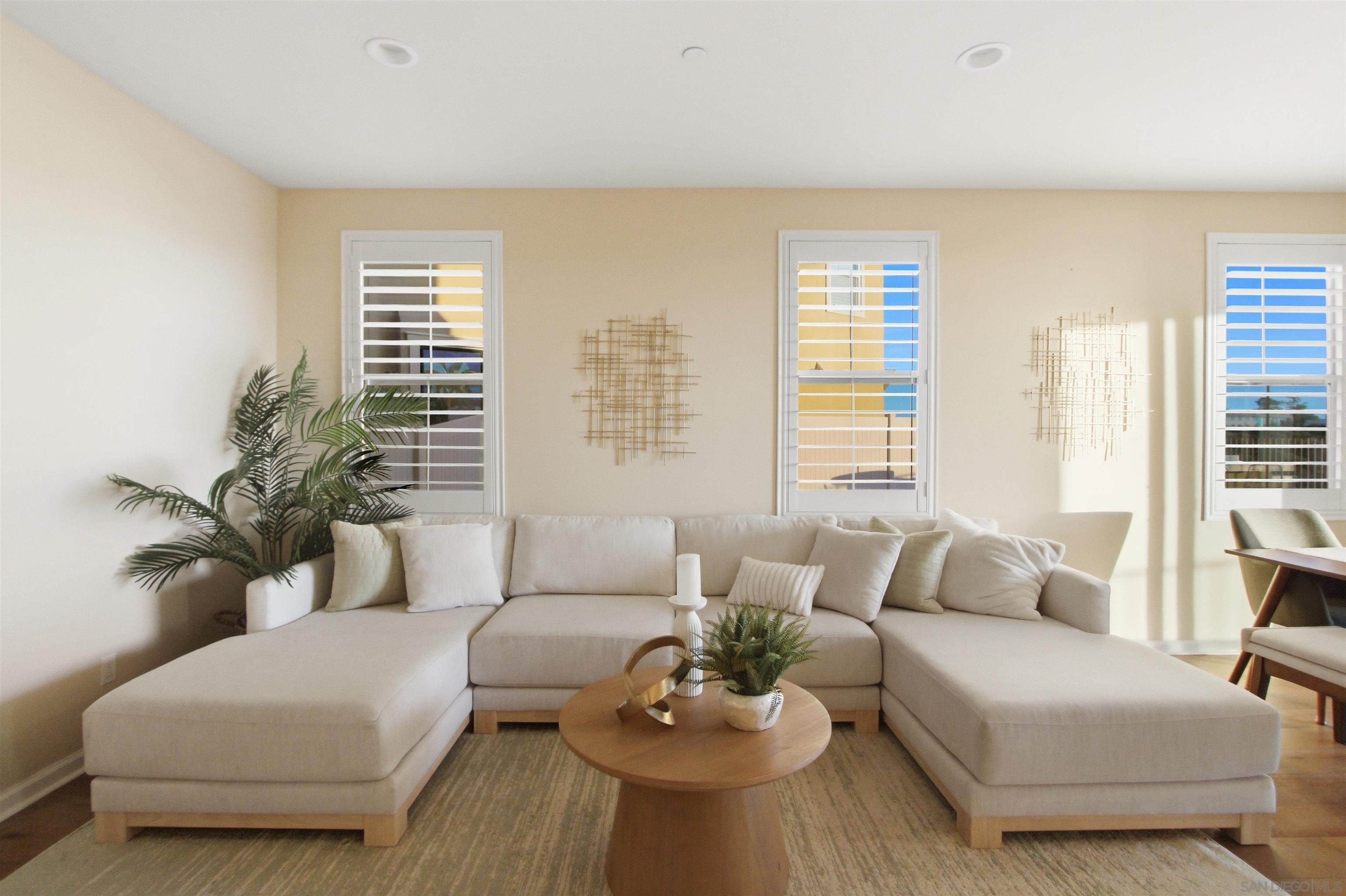 Detail Gallery Image 4 of 44 For 6741  Golden Glen Ln, San Diego,  CA 92126 - 4 Beds | 2/1 Baths