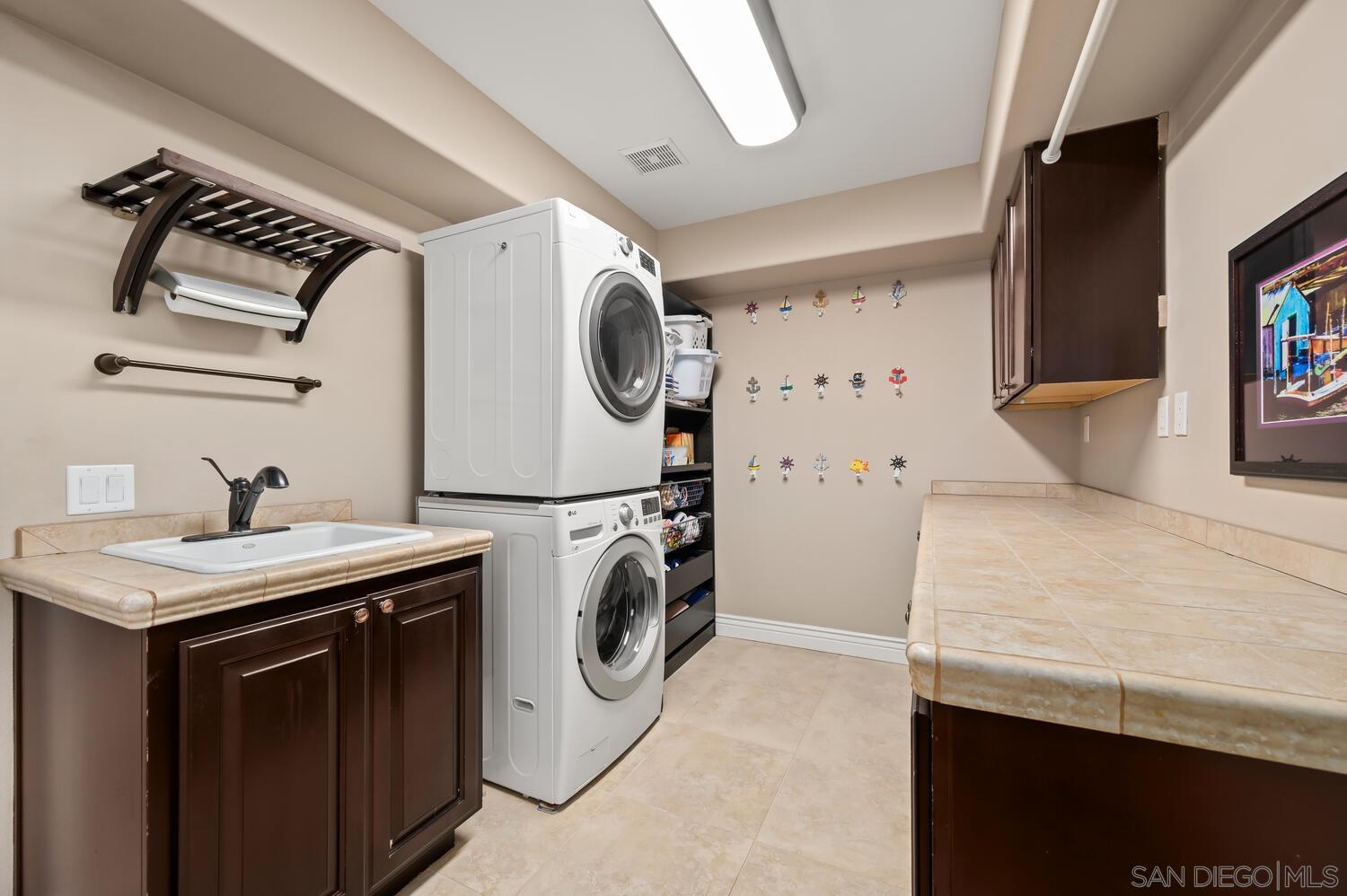 Detail Gallery Image 24 of 63 For 30325  Cove View St, Sun City,  CA 92587 - 4 Beds | 3 Baths