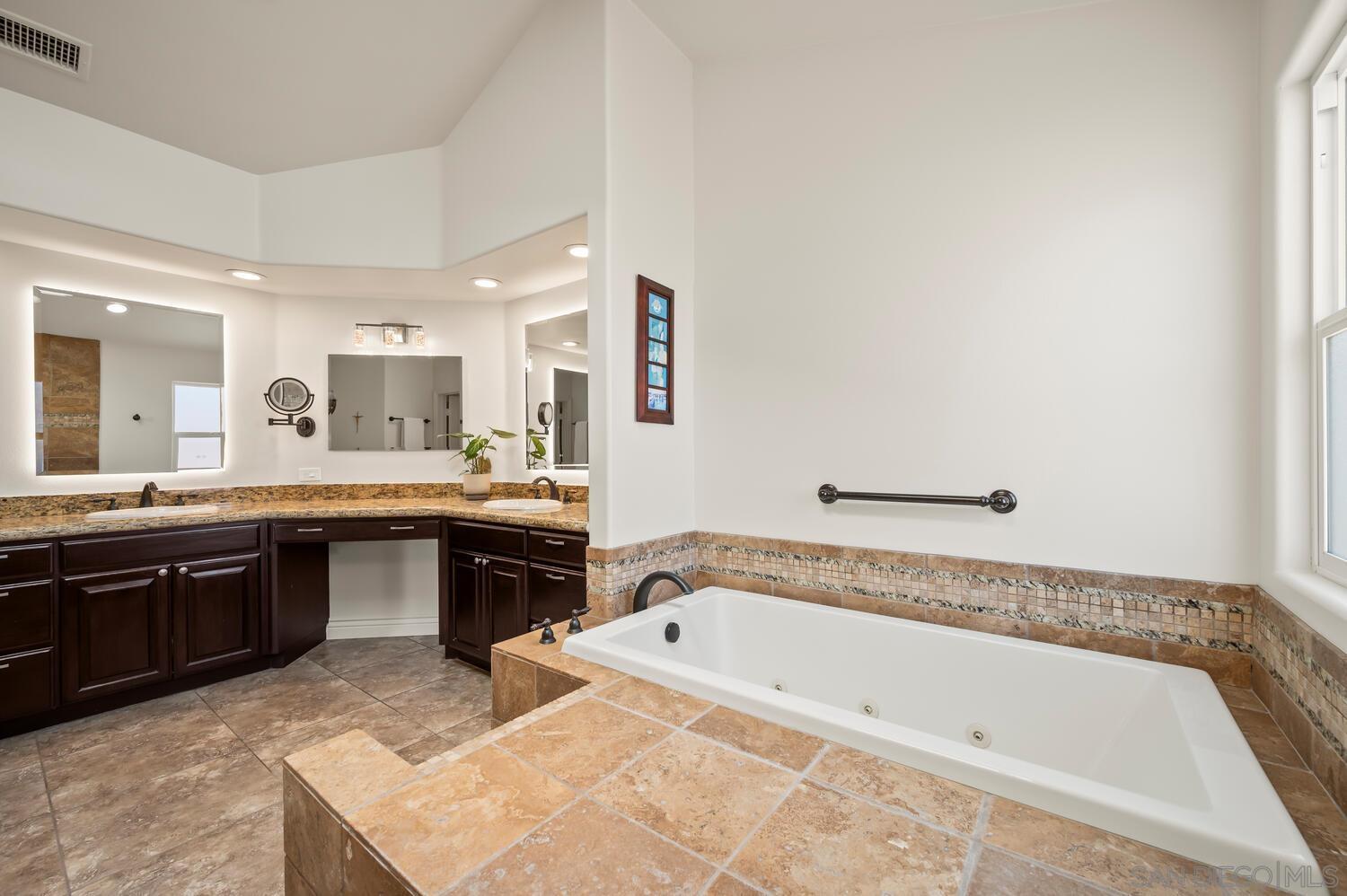 Detail Gallery Image 41 of 63 For 30325  Cove View St, Sun City,  CA 92587 - 4 Beds | 3 Baths