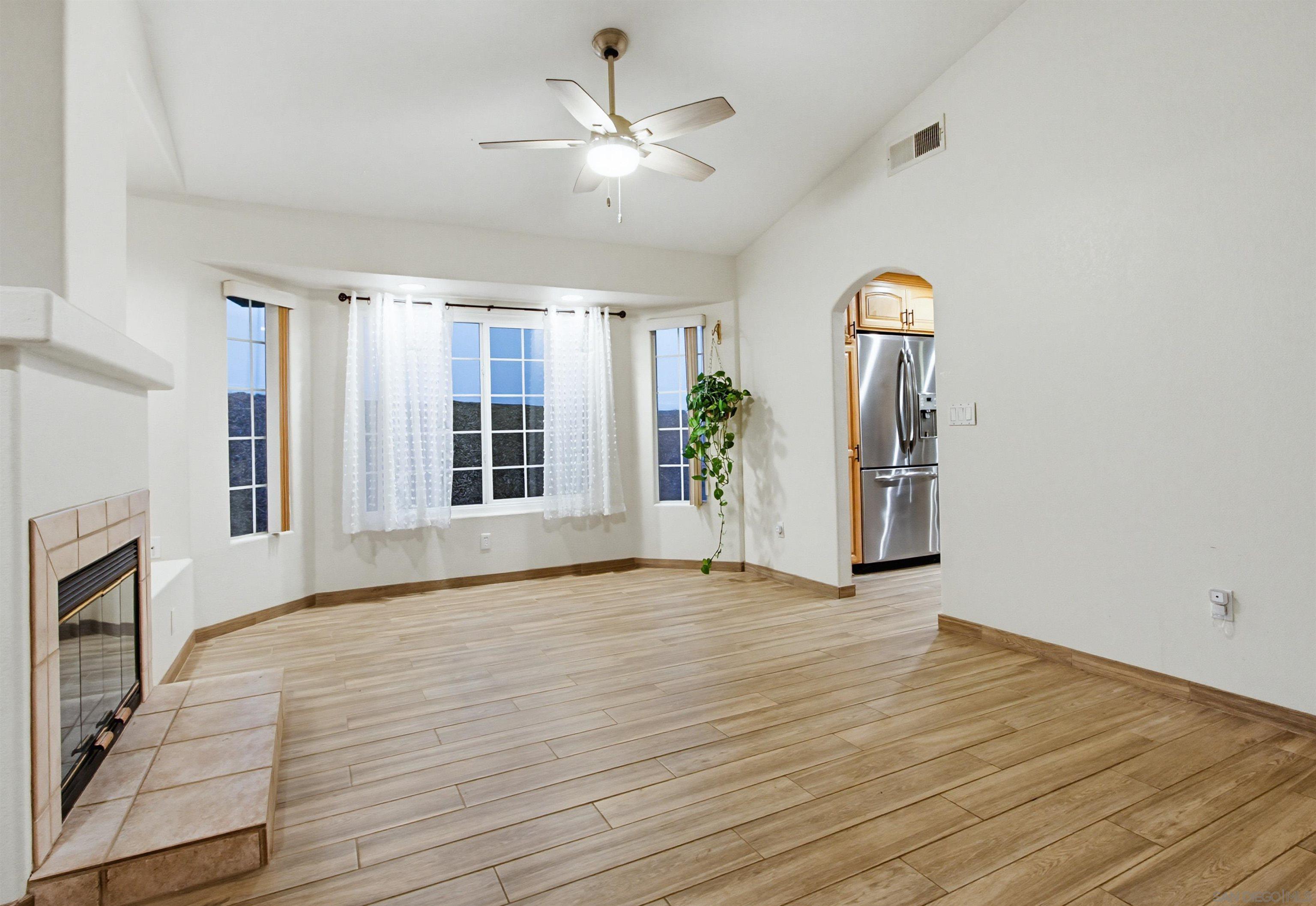 Detail Gallery Image 13 of 35 For 24427  Del Amo Rd, Ramona,  CA 92065 - 5 Beds | 3 Baths