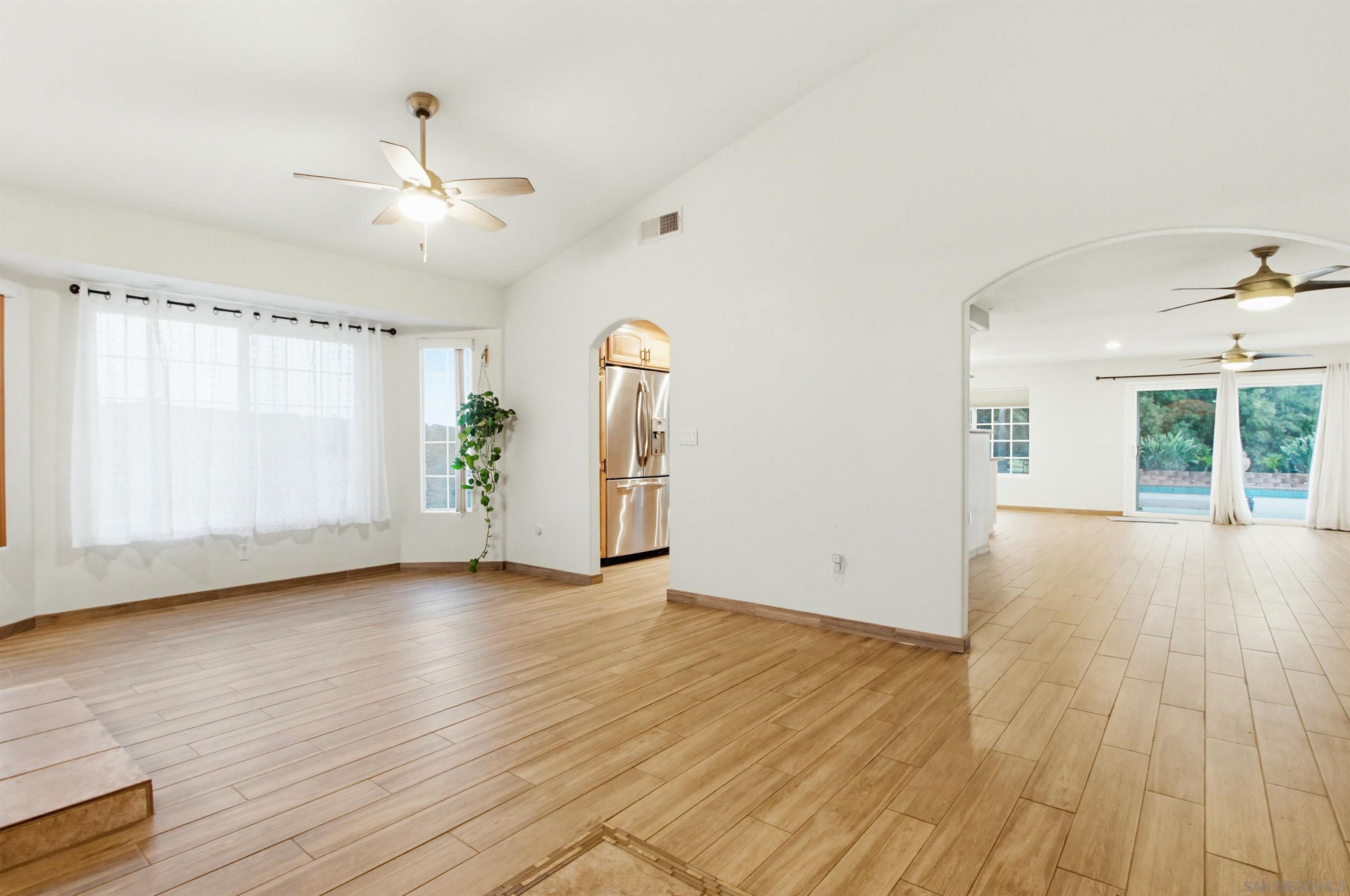 Detail Gallery Image 14 of 35 For 24427  Del Amo Rd, Ramona,  CA 92065 - 5 Beds | 3 Baths