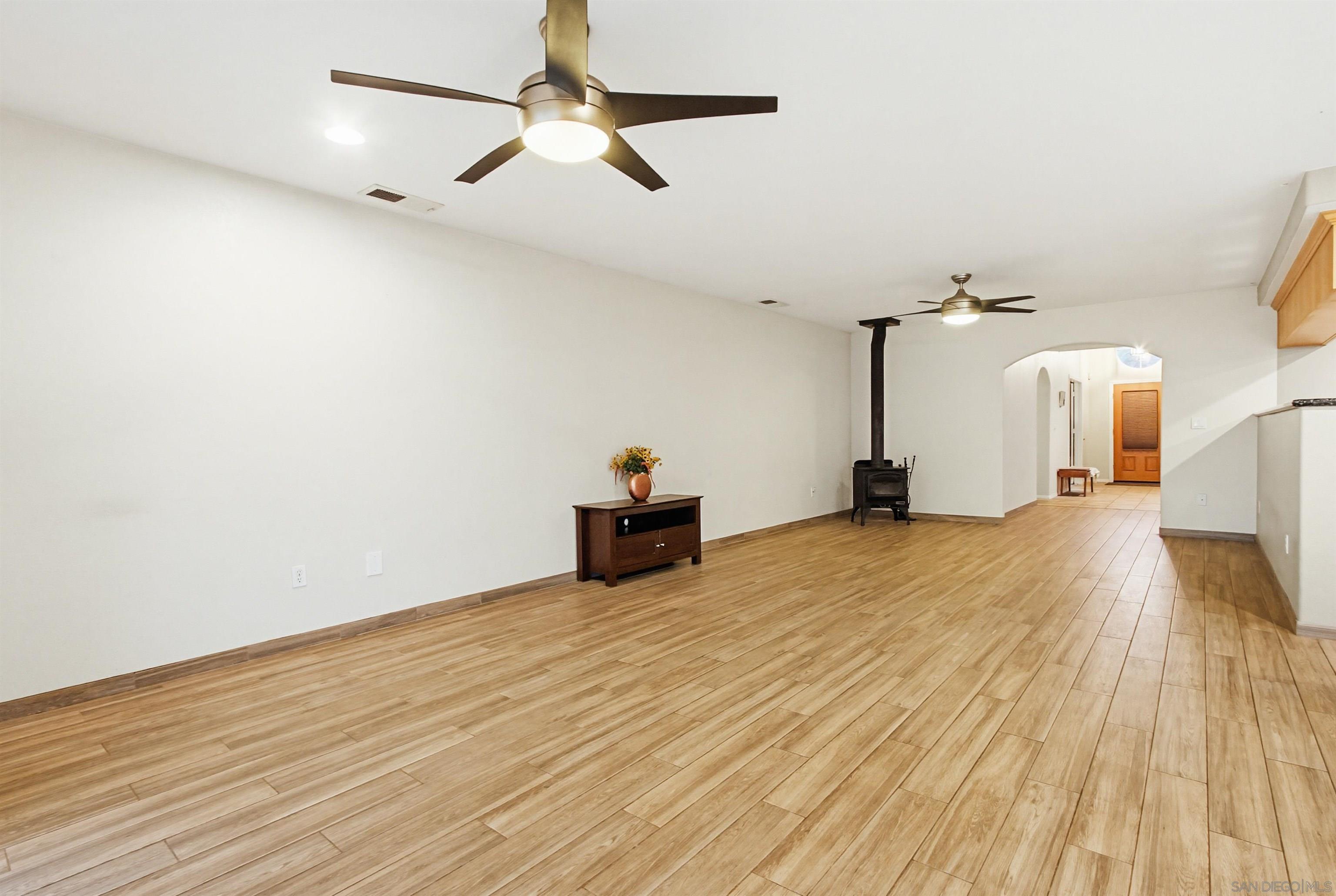 Detail Gallery Image 15 of 35 For 24427  Del Amo Rd, Ramona,  CA 92065 - 5 Beds | 3 Baths