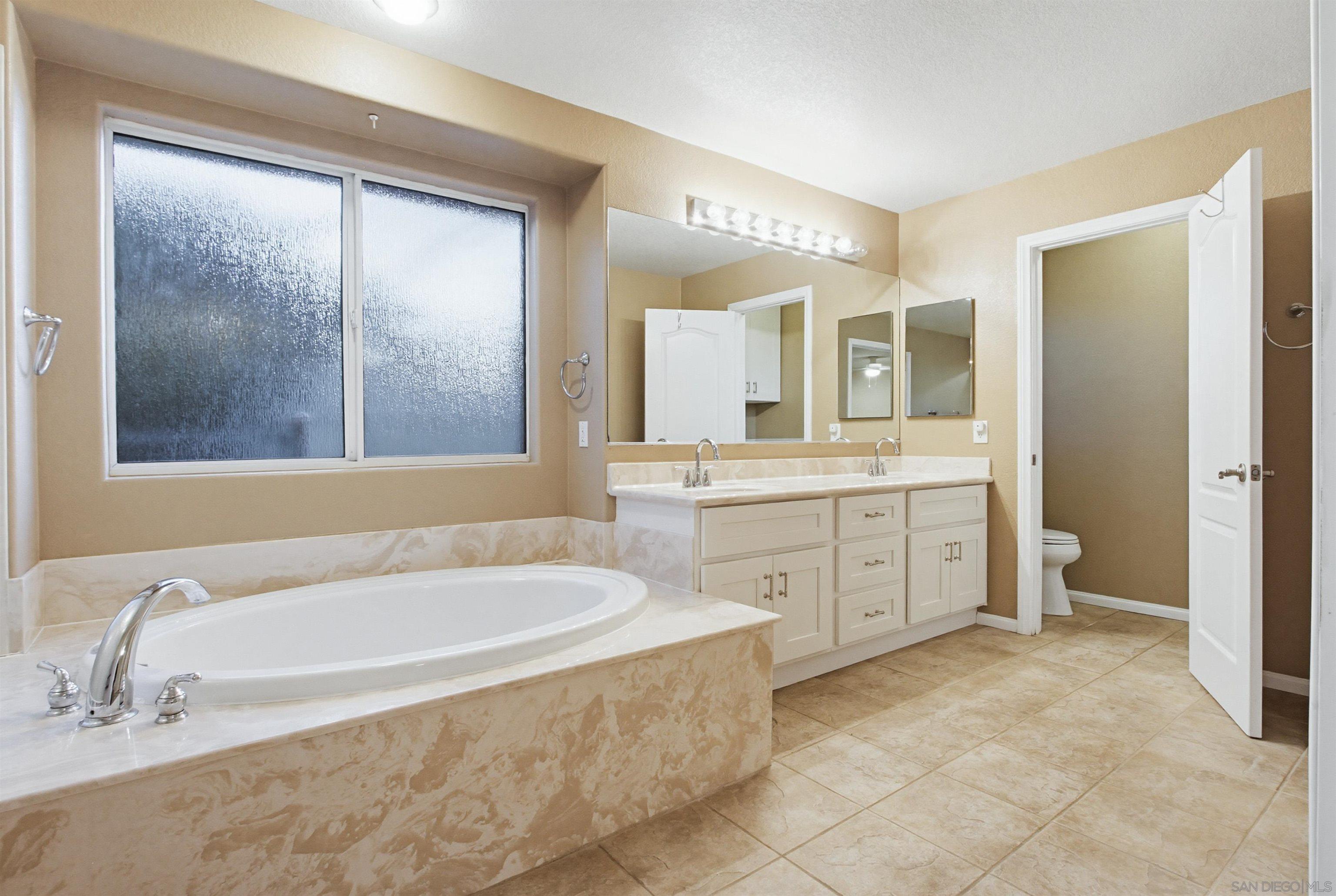 Detail Gallery Image 22 of 35 For 24427  Del Amo Rd, Ramona,  CA 92065 - 5 Beds | 3 Baths