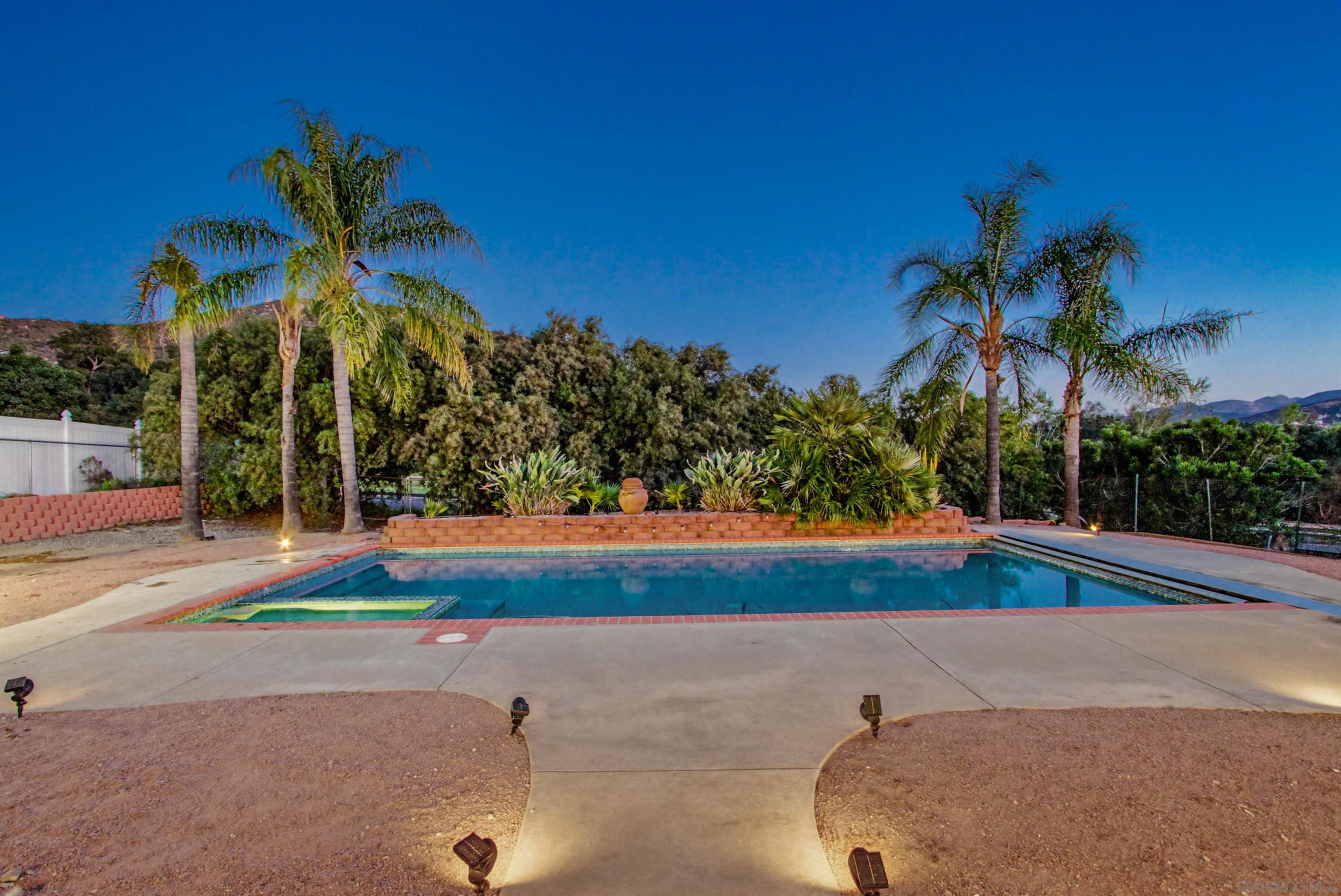 Detail Gallery Image 32 of 35 For 24427  Del Amo Rd, Ramona,  CA 92065 - 5 Beds | 3 Baths