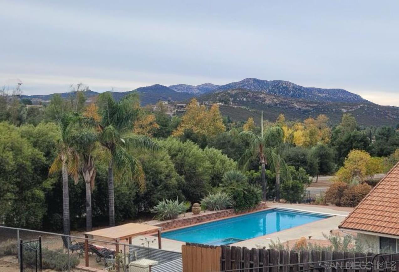 Detail Gallery Image 6 of 35 For 24427  Del Amo Rd, Ramona,  CA 92065 - 5 Beds | 3 Baths