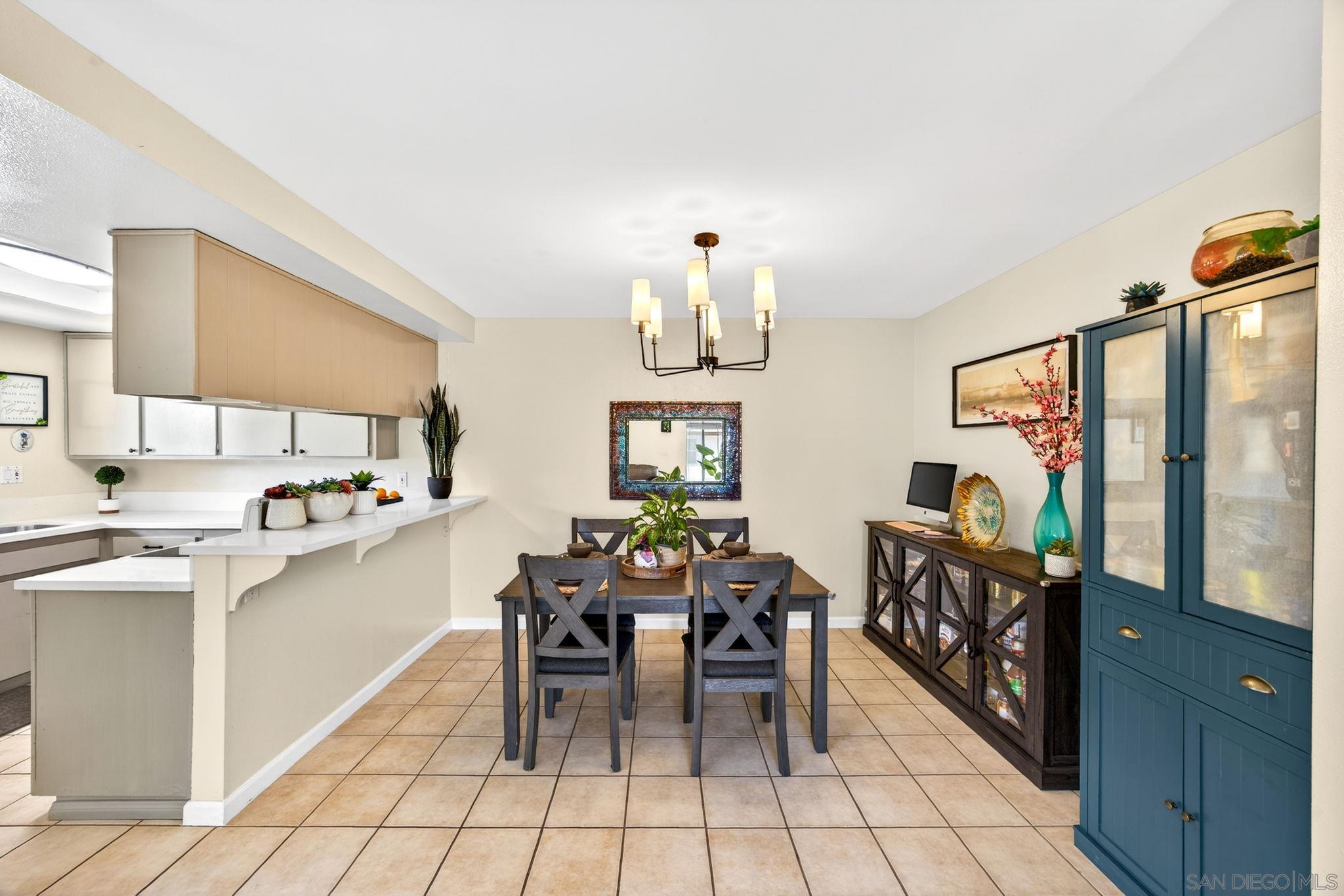 Detail Gallery Image 8 of 53 For 9757  Caminito Cuadro, San Diego,  CA 92129 - 2 Beds | 1/1 Baths