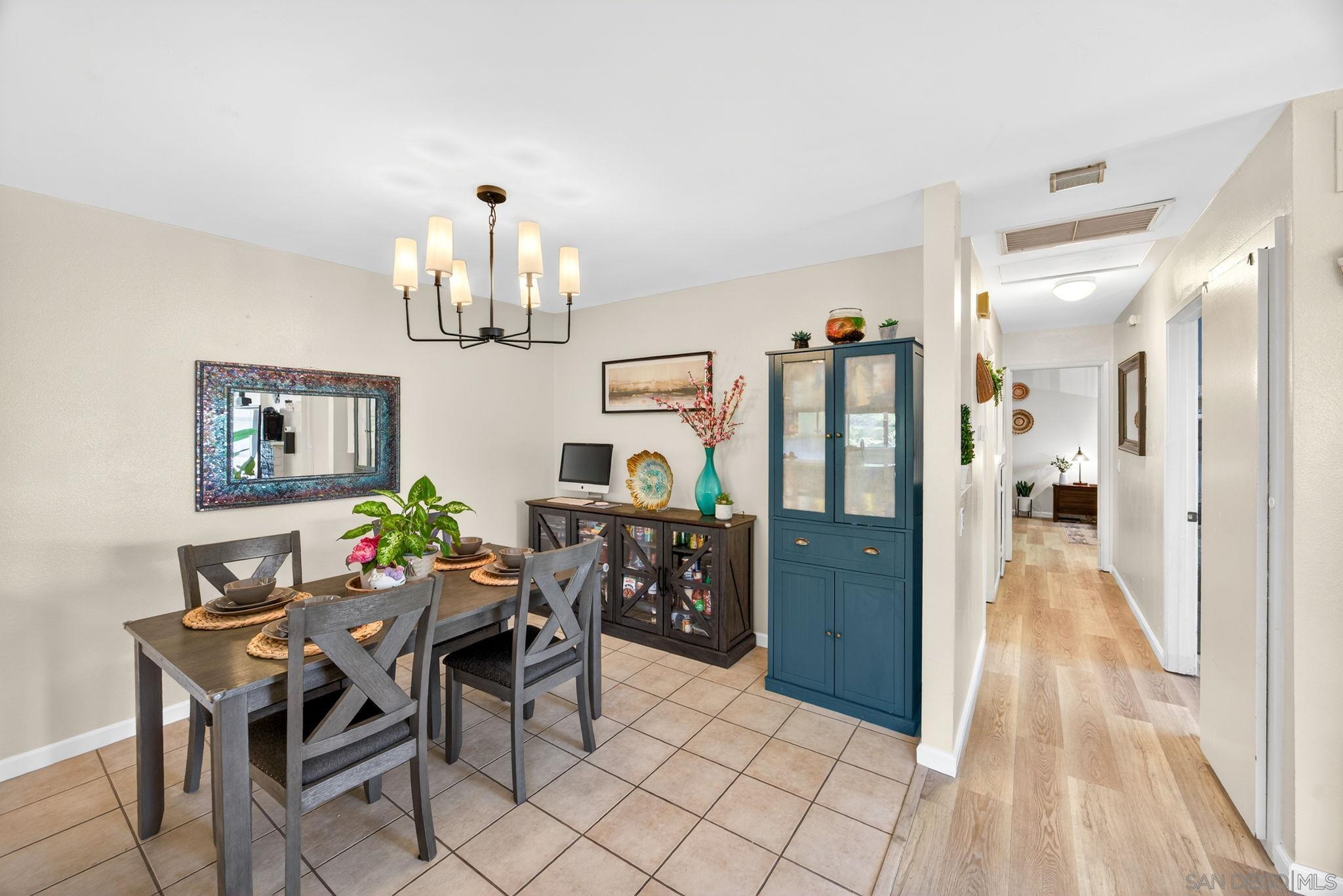 Detail Gallery Image 9 of 53 For 9757  Caminito Cuadro, San Diego,  CA 92129 - 2 Beds | 1/1 Baths