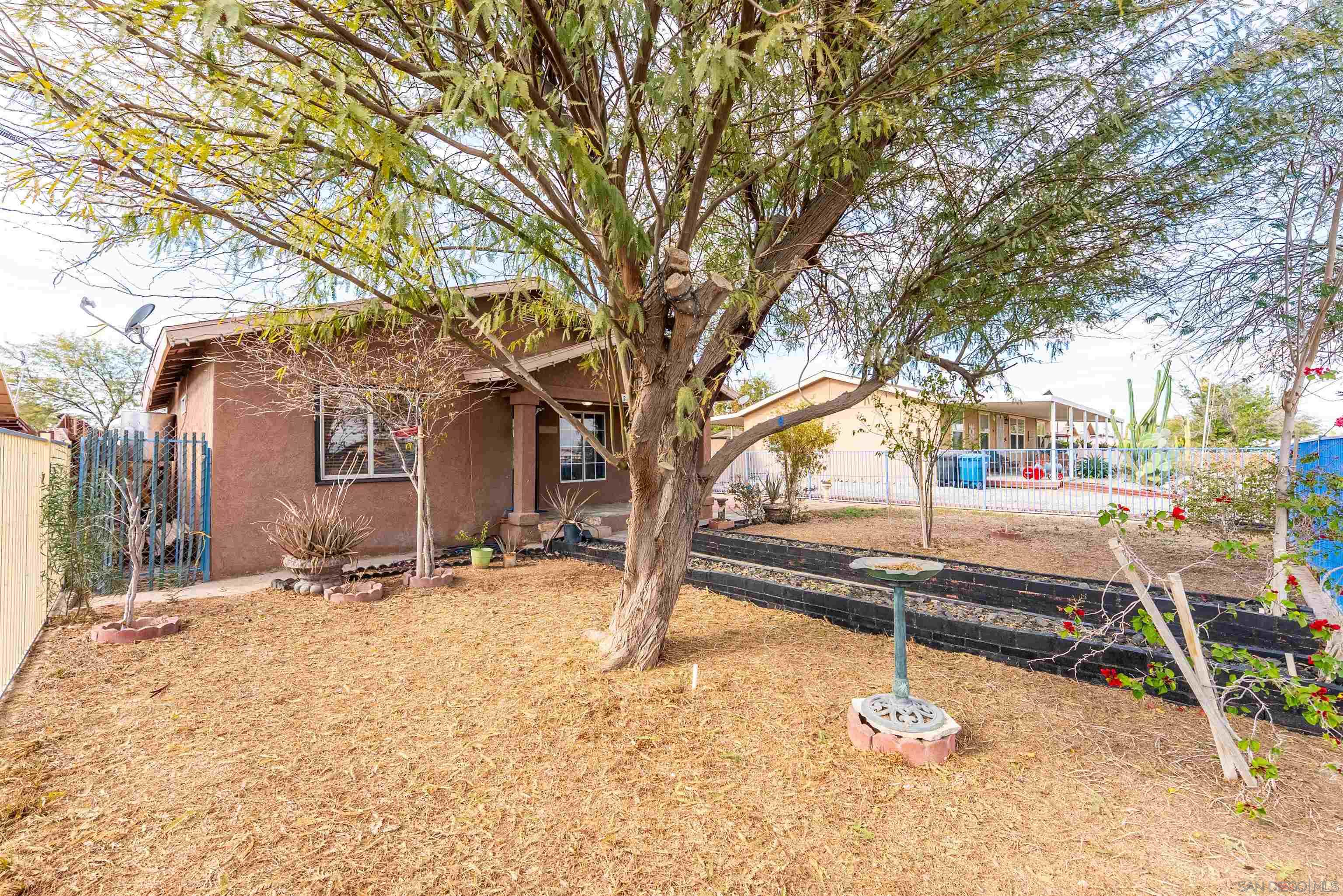 Detail Gallery Image 13 of 33 For 222 N Lake St, –,  CA 92233 - 3 Beds | 2 Baths