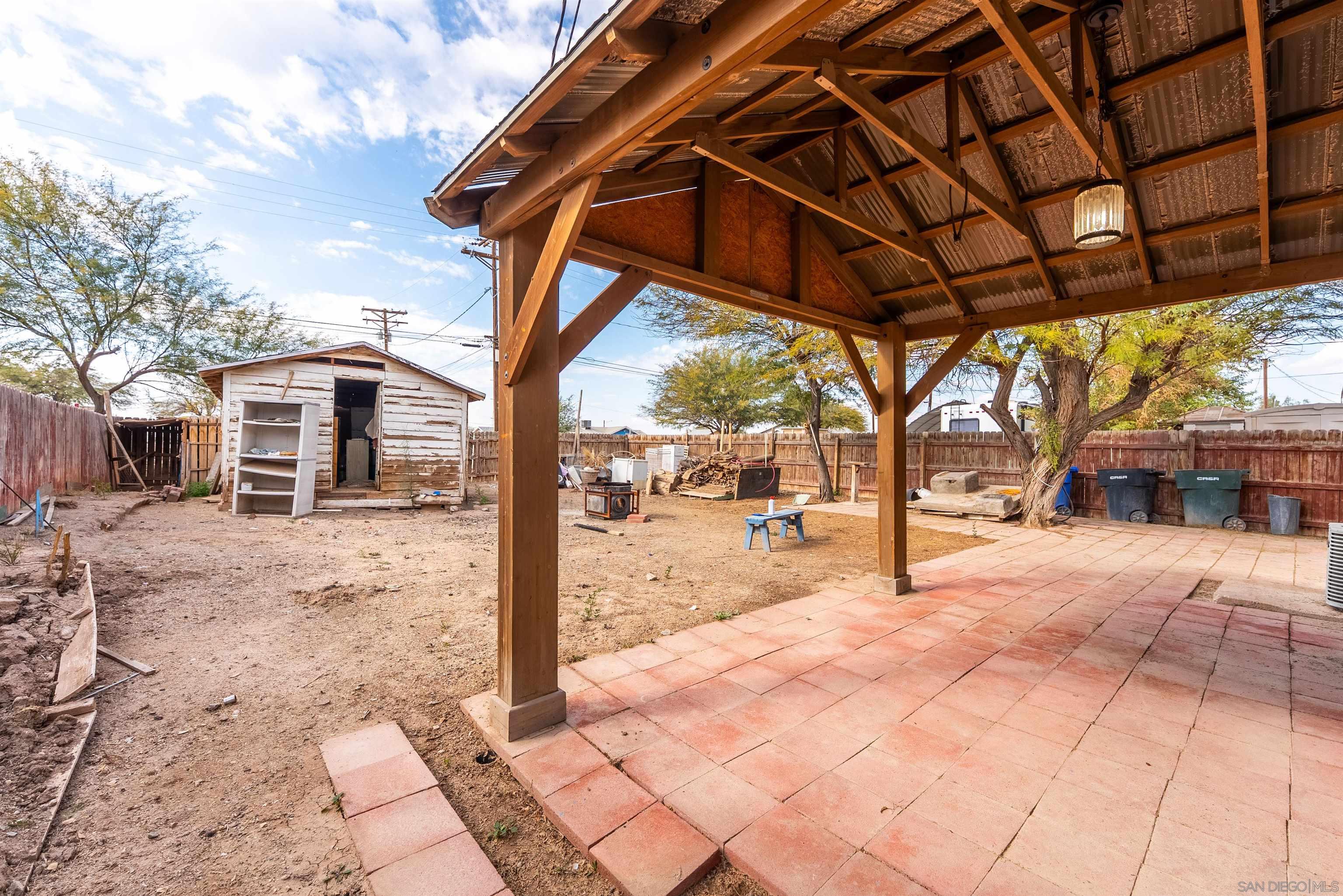 Detail Gallery Image 16 of 33 For 222 N Lake St, –,  CA 92233 - 3 Beds | 2 Baths