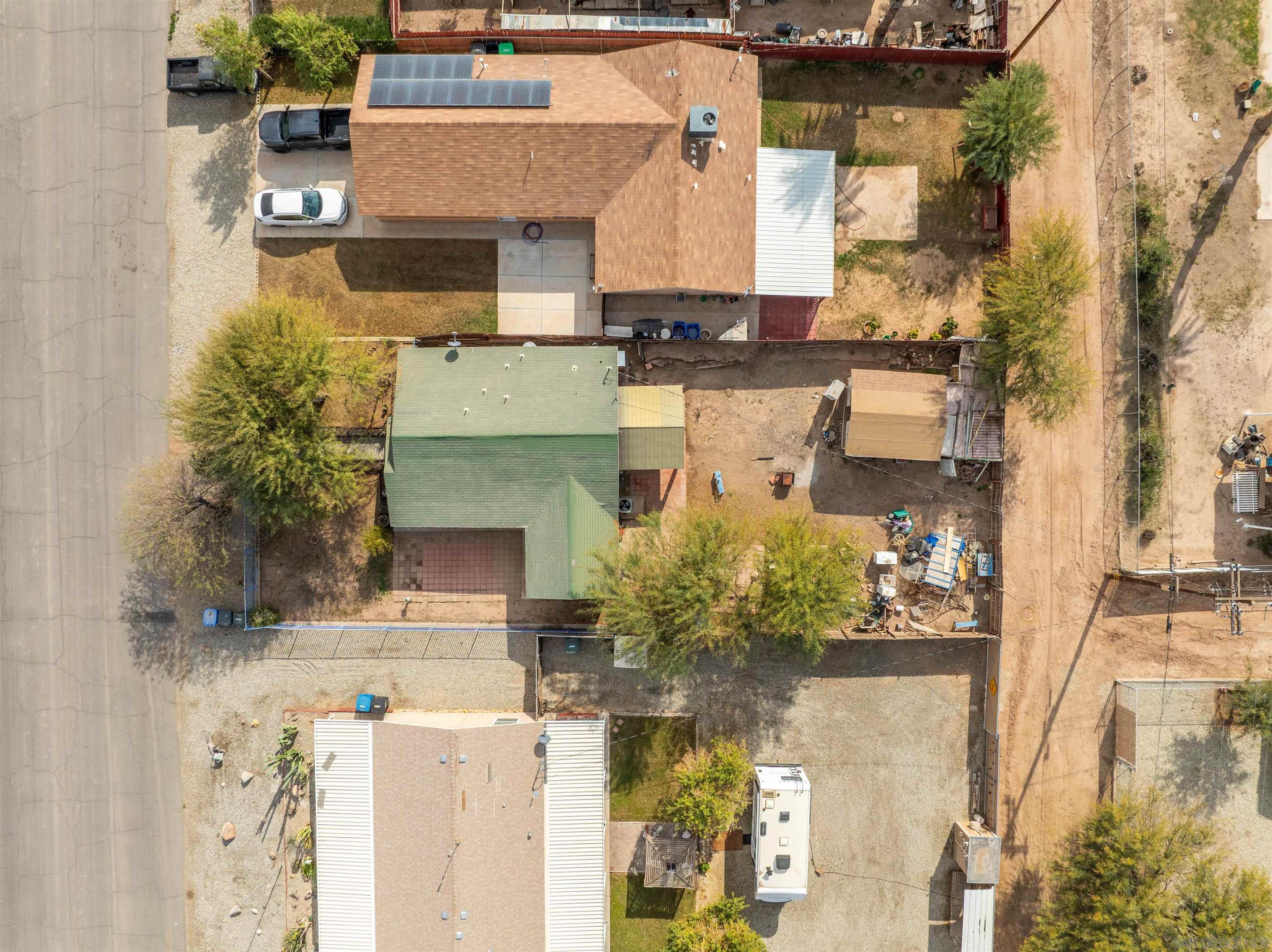 Detail Gallery Image 6 of 33 For 222 N Lake St, –,  CA 92233 - 3 Beds | 2 Baths