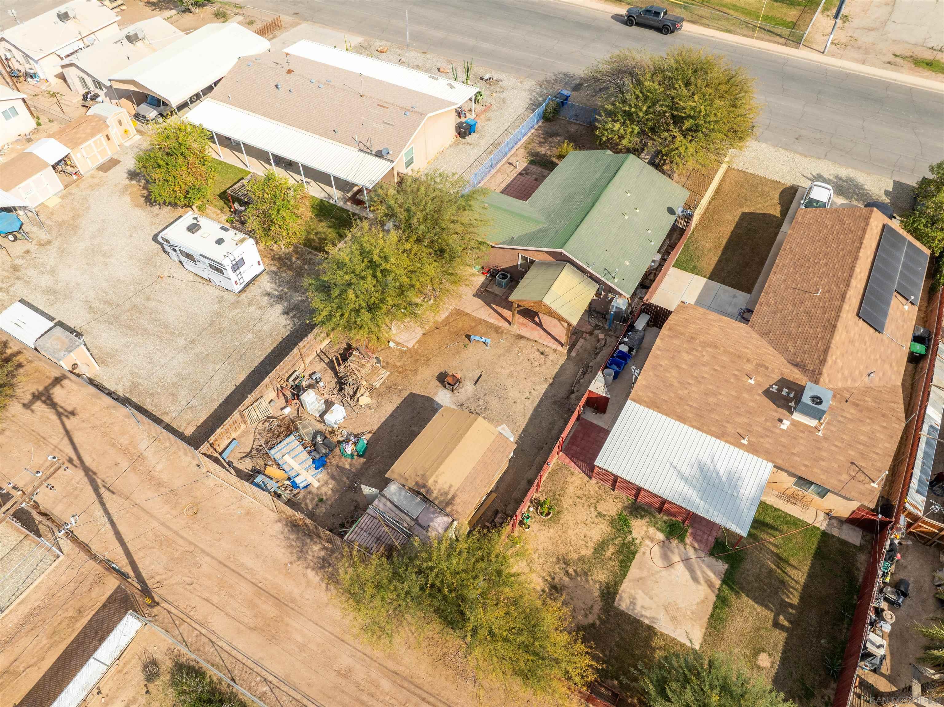 Detail Gallery Image 7 of 33 For 222 N Lake St, –,  CA 92233 - 3 Beds | 2 Baths