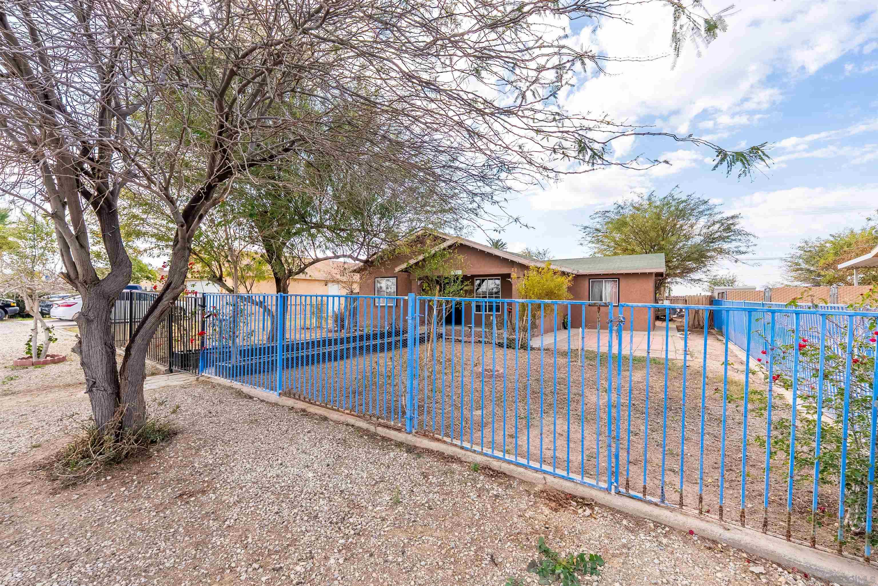 Detail Gallery Image 10 of 33 For 222 N Lake St, –,  CA 92233 - 3 Beds | 2 Baths