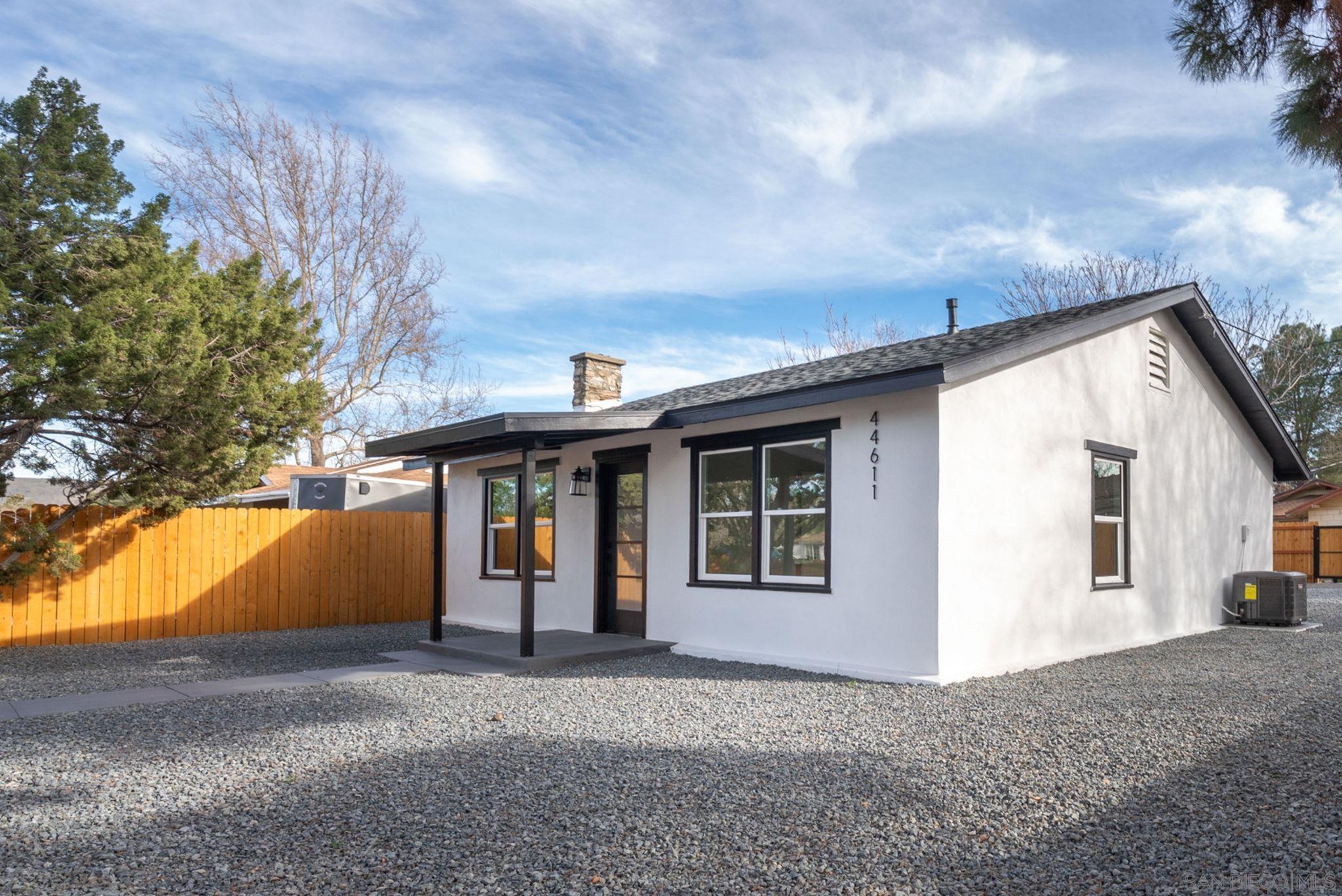 Detail Gallery Image 2 of 26 For 44611  Holtville Ave, Jacumba,  CA 91934 - 2 Beds | 2 Baths