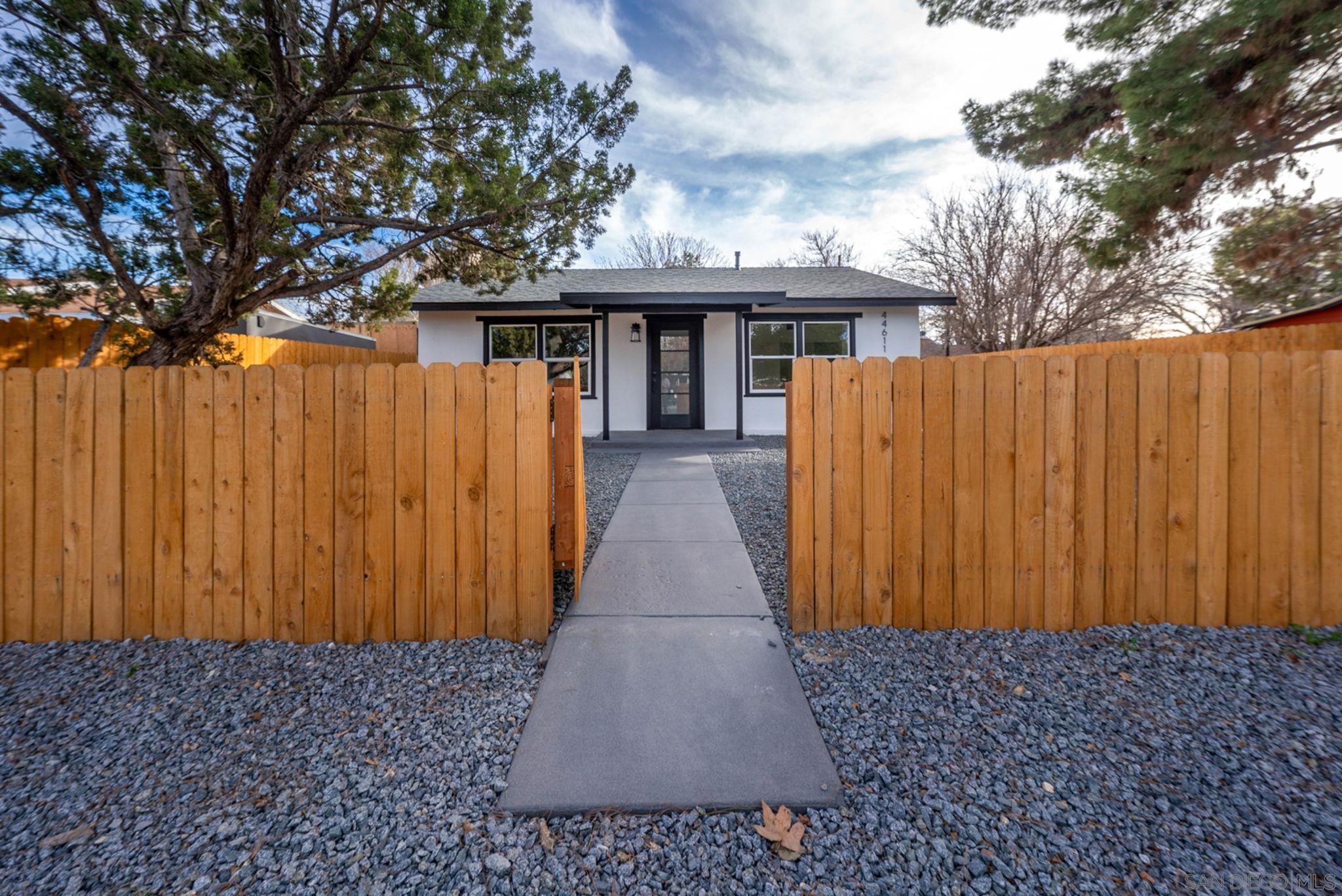 Detail Gallery Image 4 of 26 For 44611  Holtville Ave, Jacumba,  CA 91934 - 2 Beds | 2 Baths