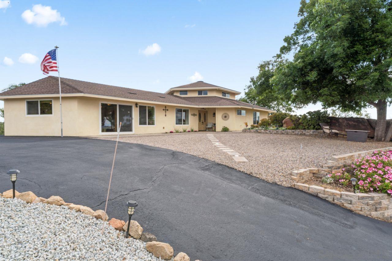 Detail Gallery Image 4 of 60 For 28149  Orange Terrace, Valley Center,  CA 92082 - 4 Beds | 3/1 Baths