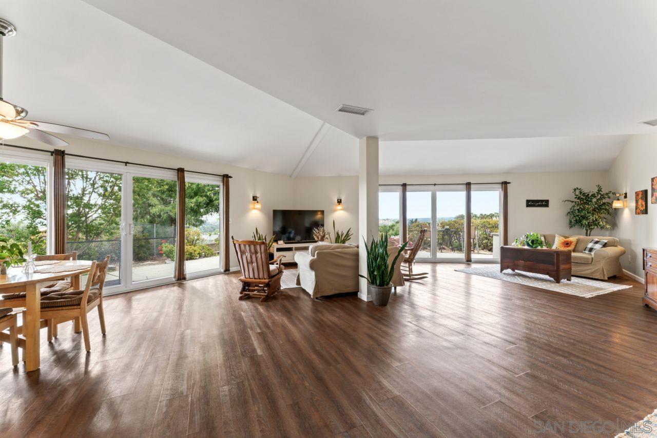 Detail Gallery Image 9 of 60 For 28149  Orange Terrace, Valley Center,  CA 92082 - 4 Beds | 3/1 Baths